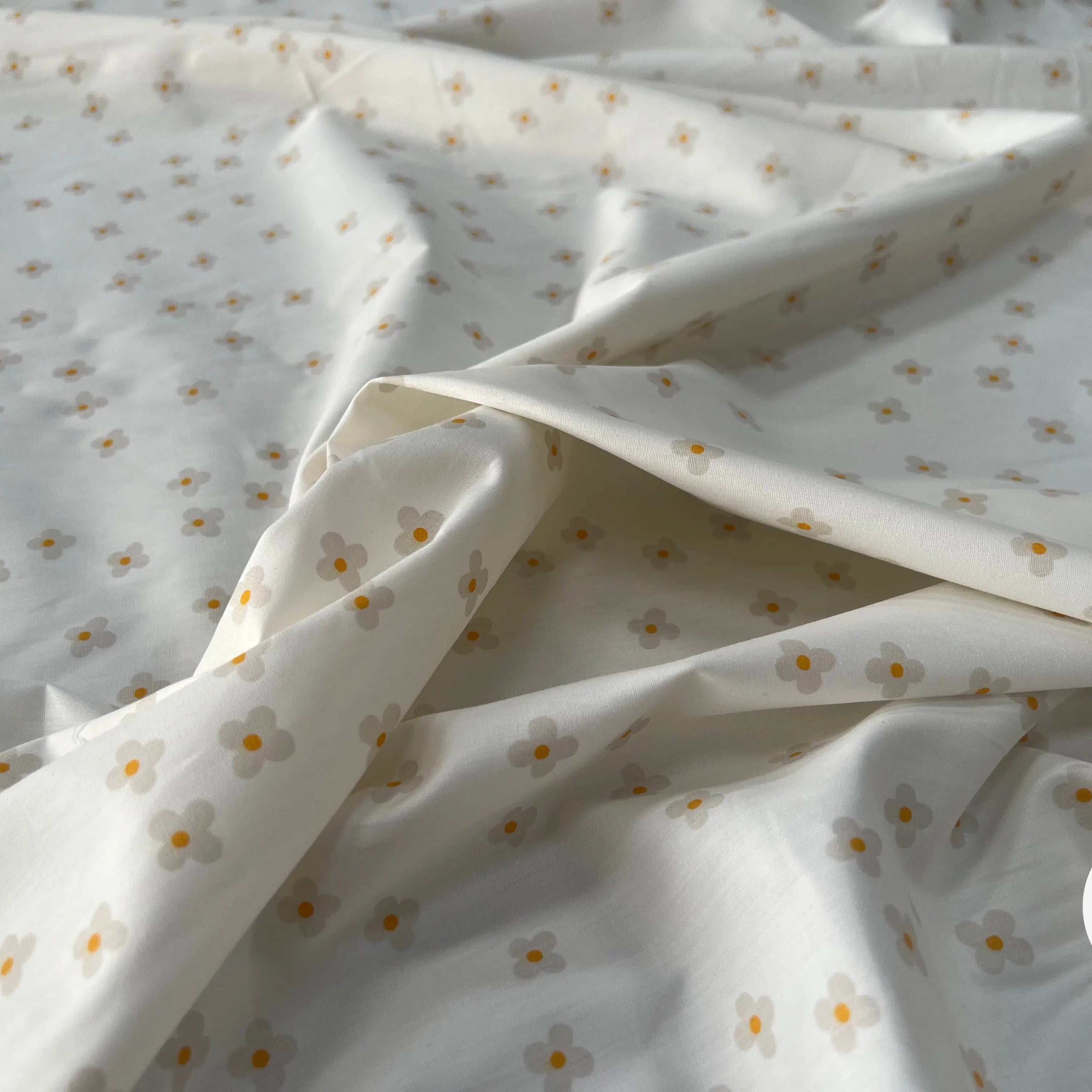 COTON BÉBÉ 120 FILS FLEURS FOND BLANC - My Little Coupon