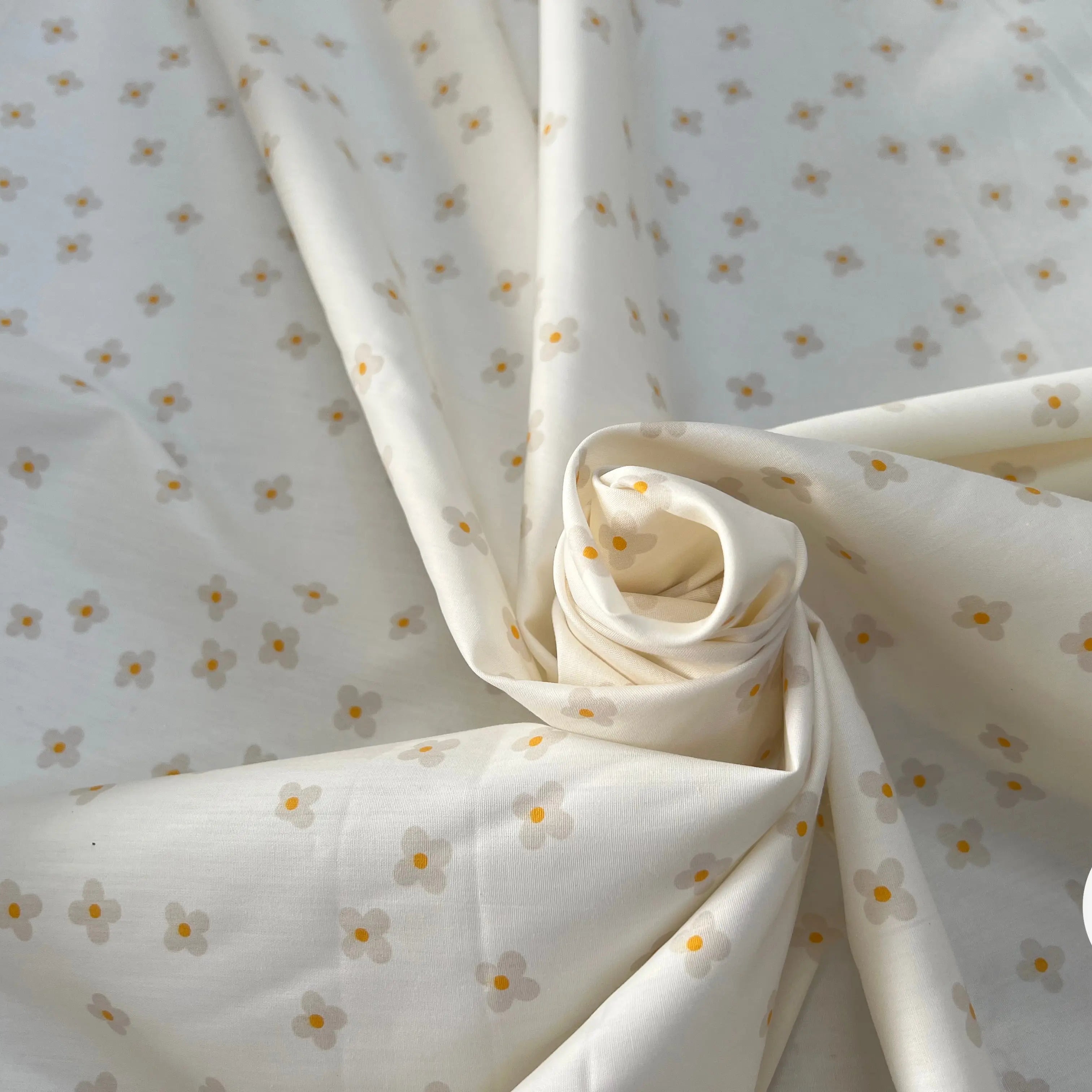 COTON BÉBÉ 120 FILS FLEURS FOND BLANC - My Little Coupon