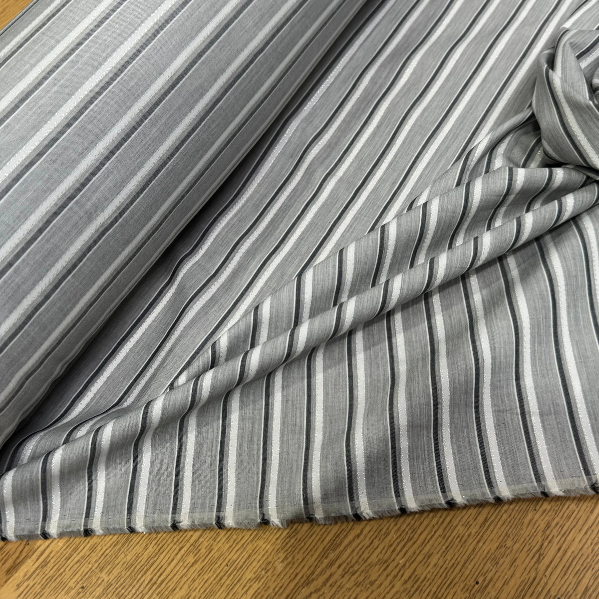 COTON CHEMISE LÉGER GRIS À RAYURES - My Little Coupon