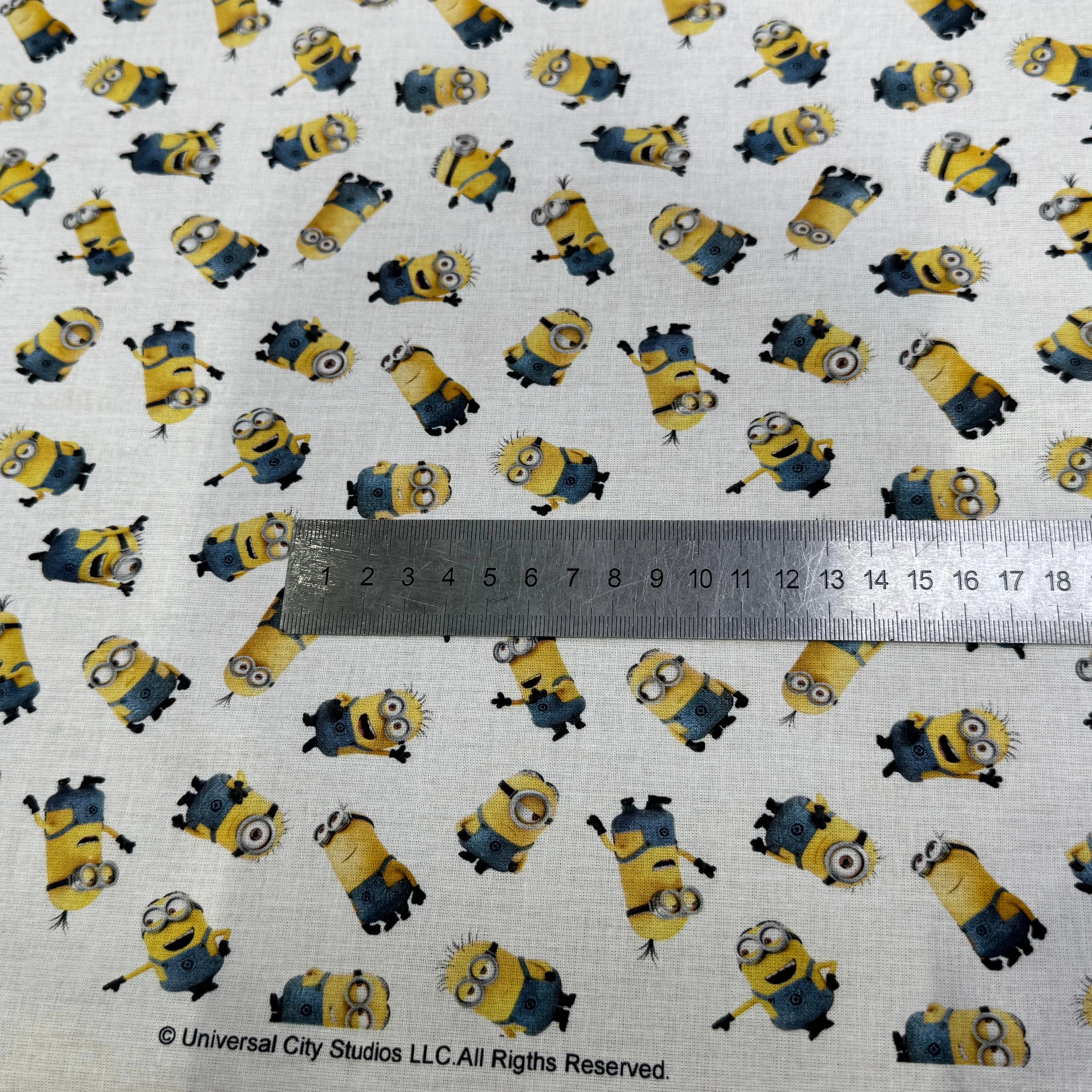 COTON IMPRIMÉ MINIONS DESPICABLE - My Little Coupon