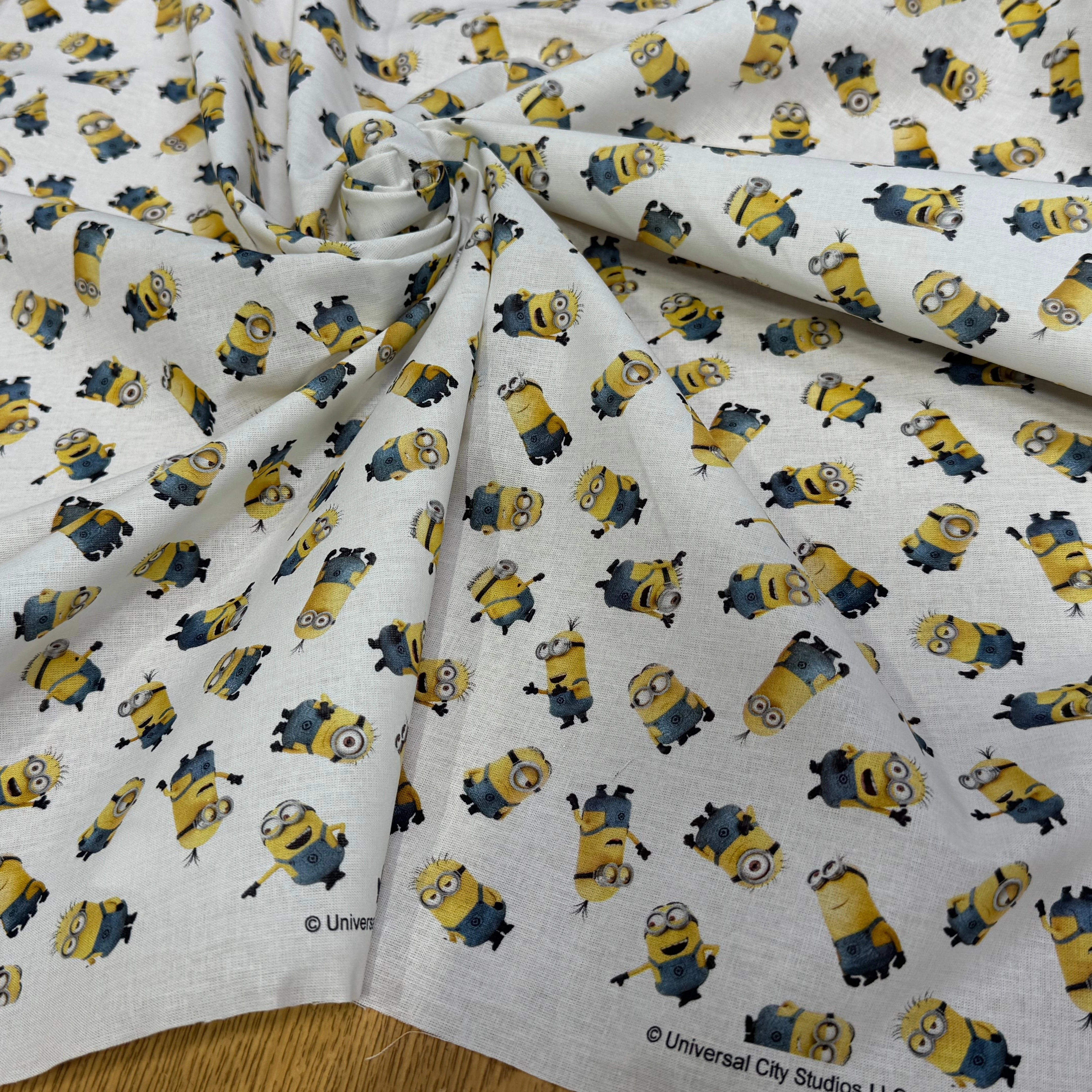 COTON IMPRIMÉ MINIONS DESPICABLE - My Little Coupon