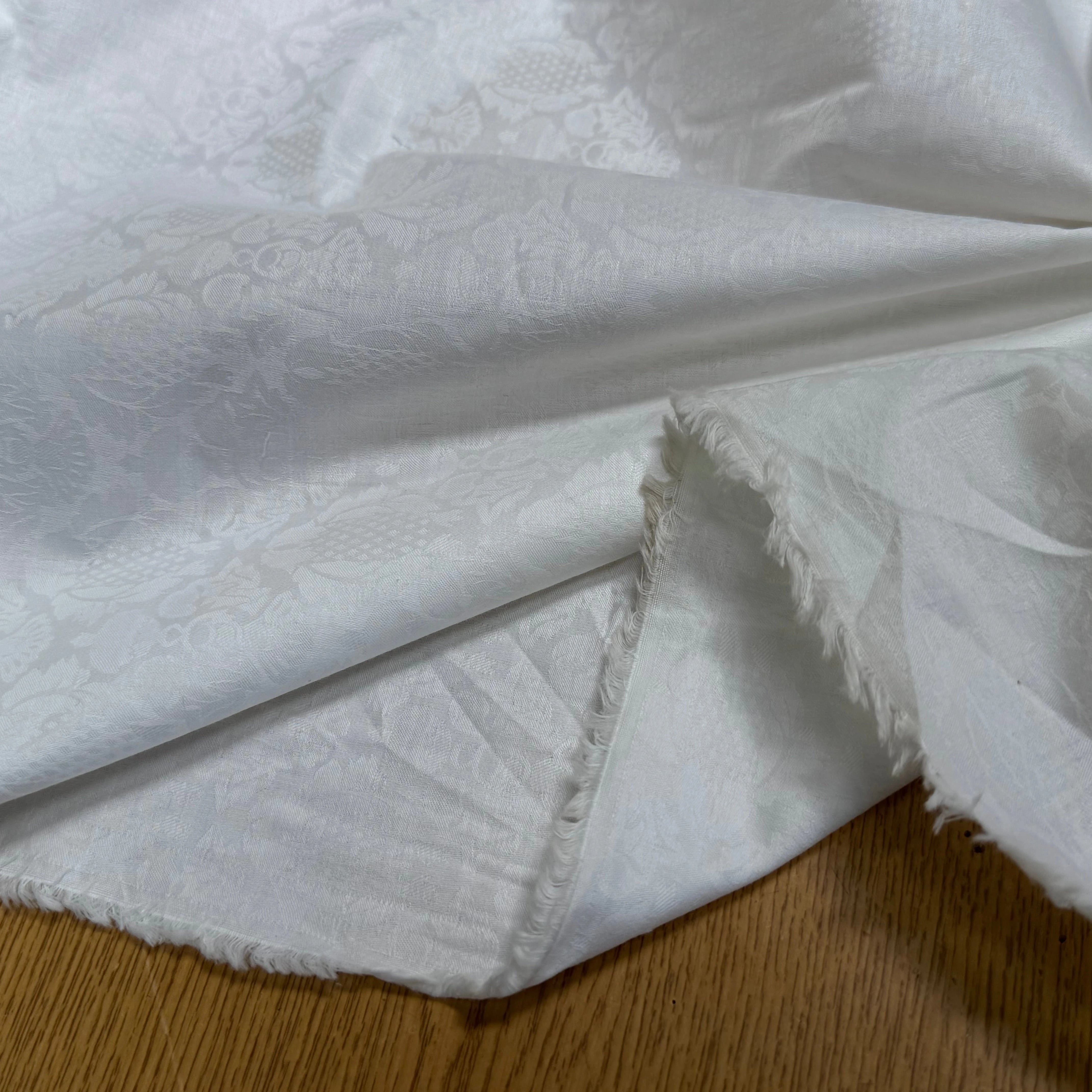 COTON JACQUARD DAMASSÉ BLANC 280 DE LAIZE SOFT TOUCHÉ - My Little Coupon