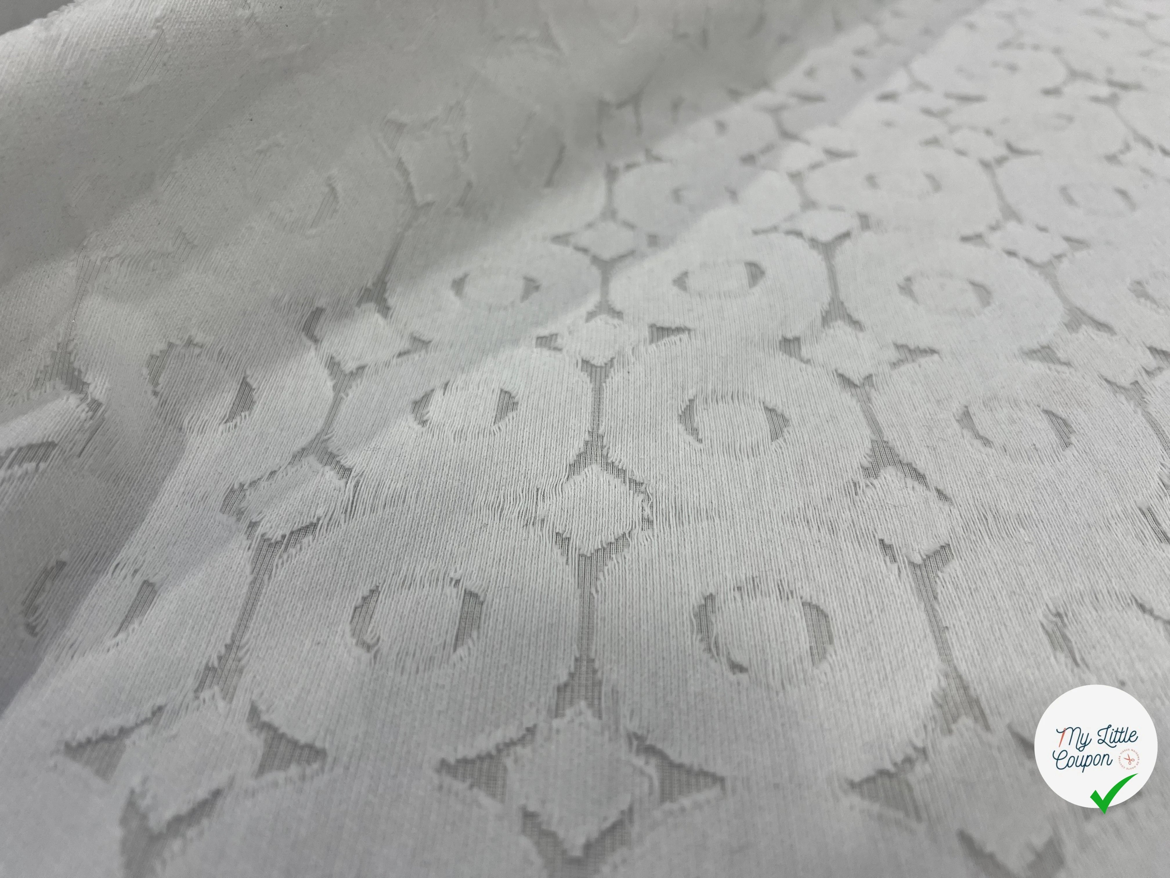 COTON JACQUARD DÉVORÉE BLANC CIRCULAIRE VISCOSE 5% METAL - My Little Coupon