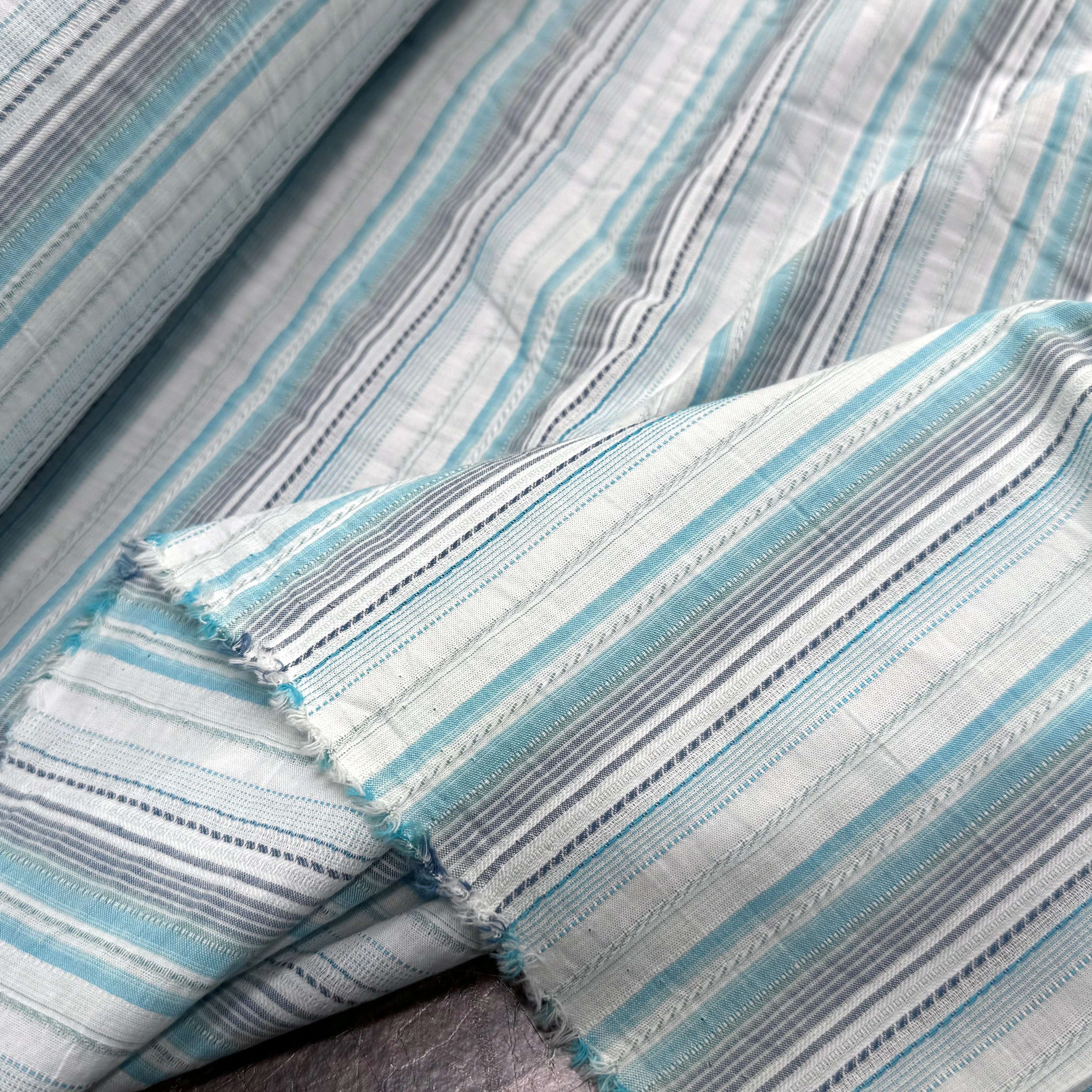 COTON SEMI-GAUFFRÉ À RAYURES TISSÉES BLEU BLANC - My Little Coupon