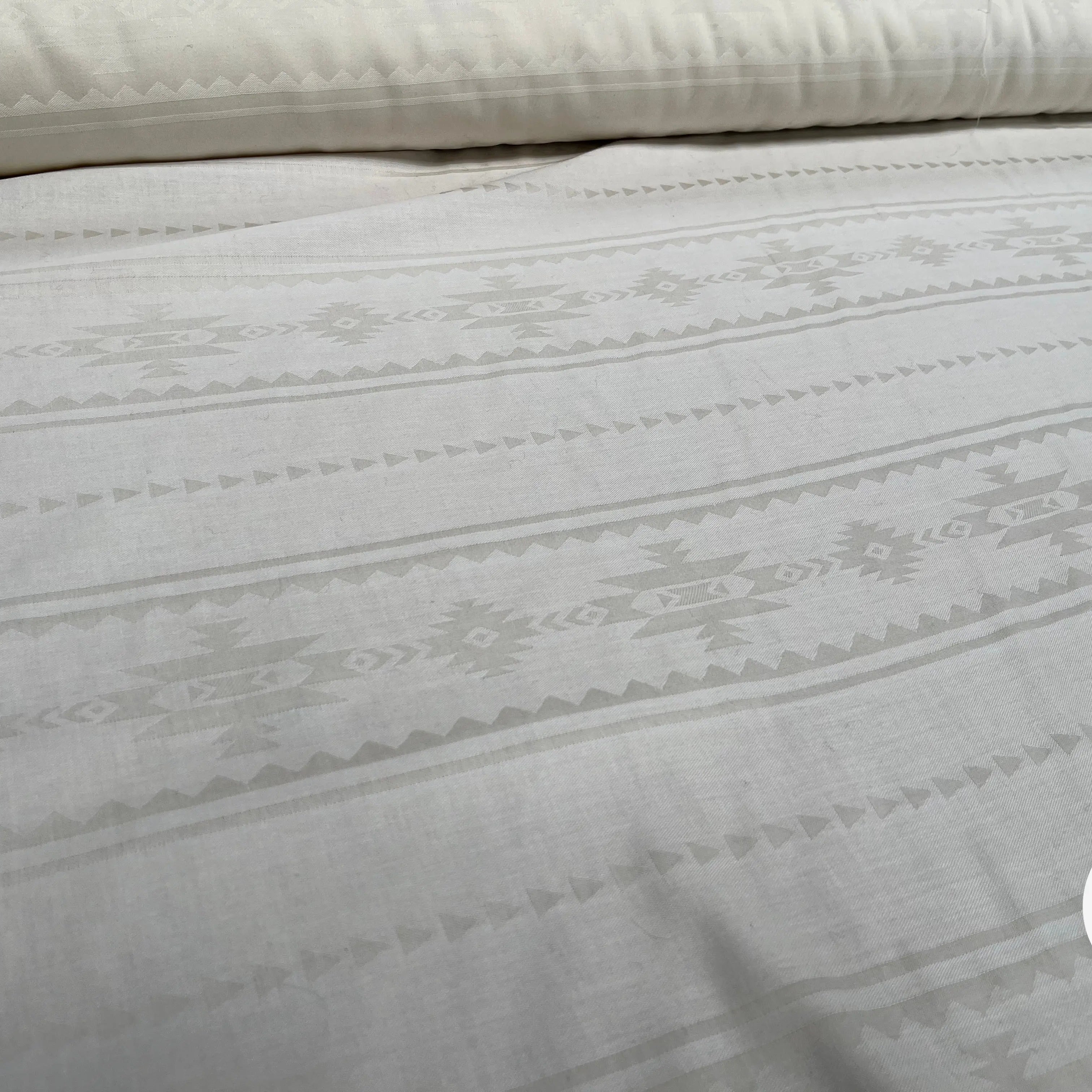 COTON SOYEUX SERGÉE MOTIF TON SUR TON GÉOMETRIQUE BEIGE - My Little Coupon