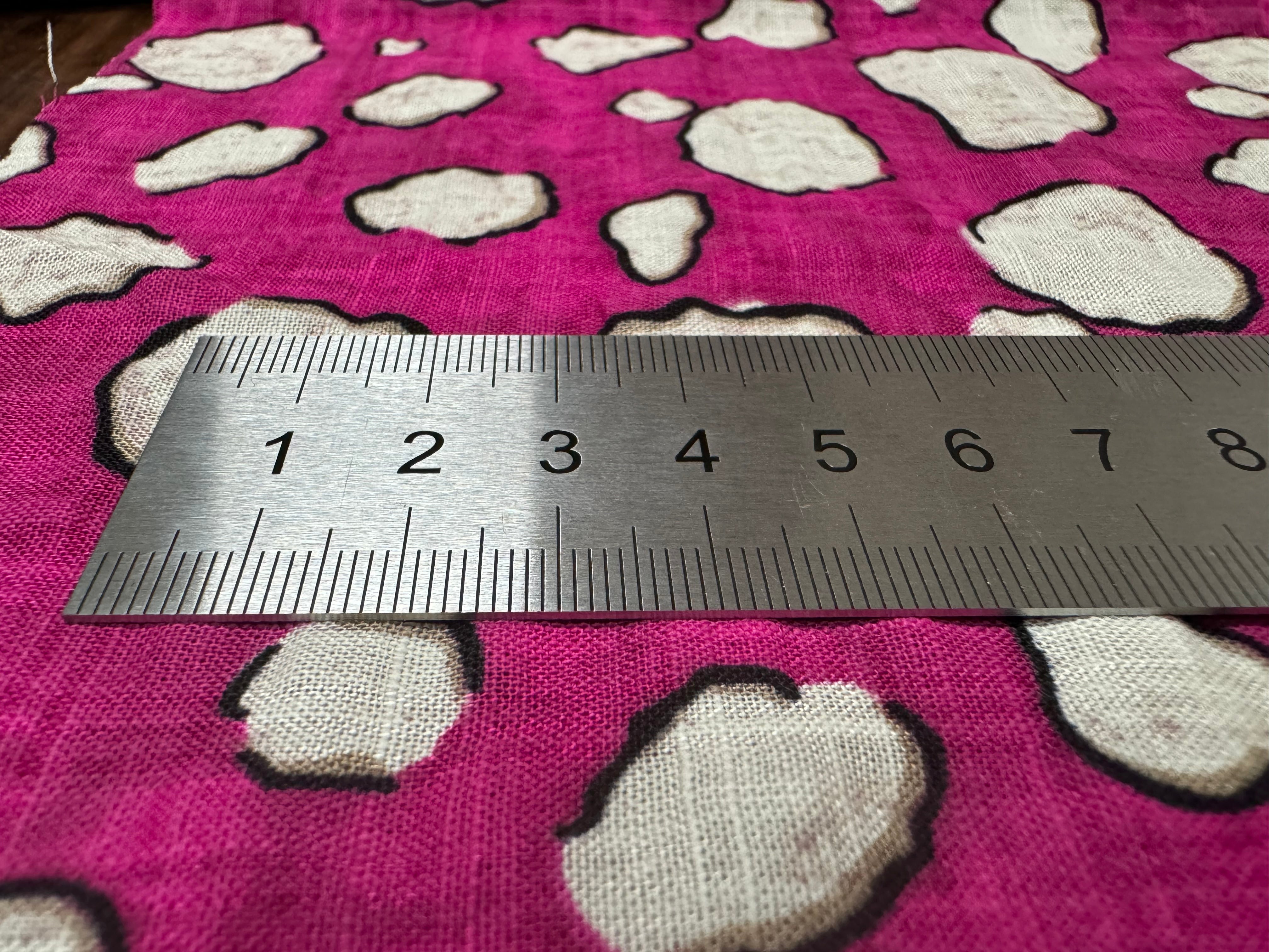 COTON VISCOSE EN CHAINE ET TRAME TISSU SLUB IMPRIMÉ POIS FUCHSIA - My Little Coupon
