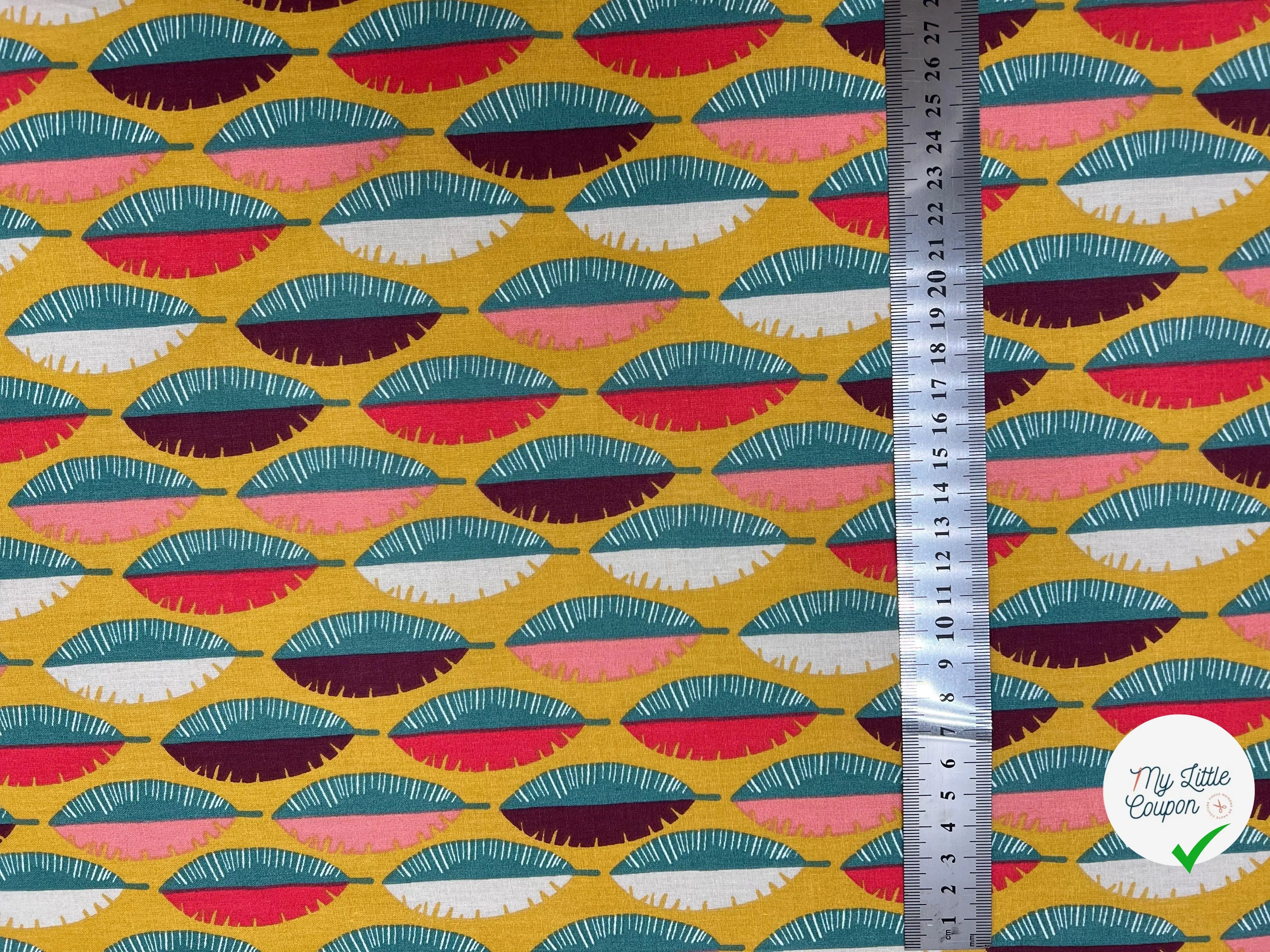COTONNADE IMPRIMÉE FEUILLES MULTICOLORE FOND MOUTARDE - My Little Coupon - tissu - coudre