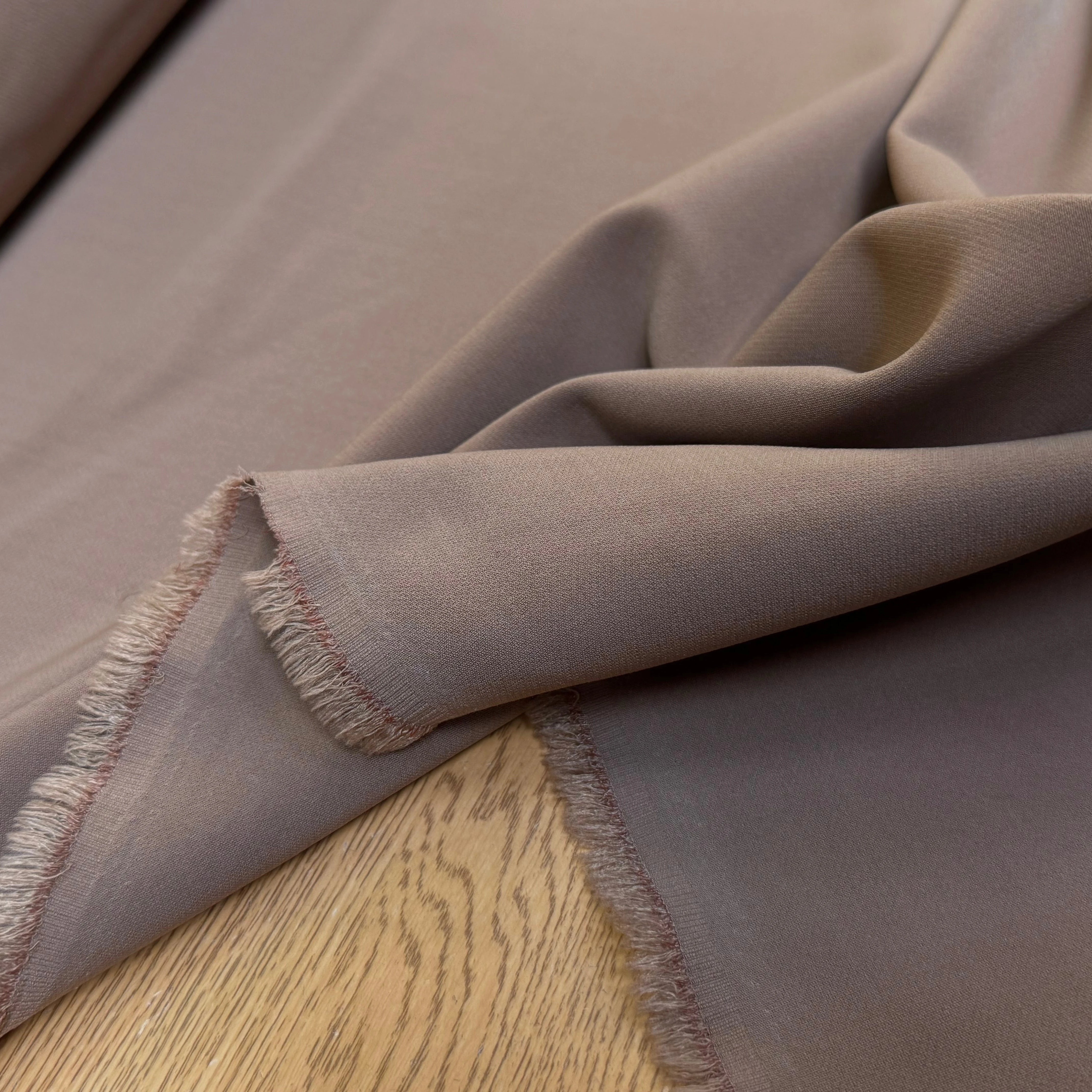 CREPE BEAU TOMBÉ LIGHT MOCHA STRETCH - My Little Coupon