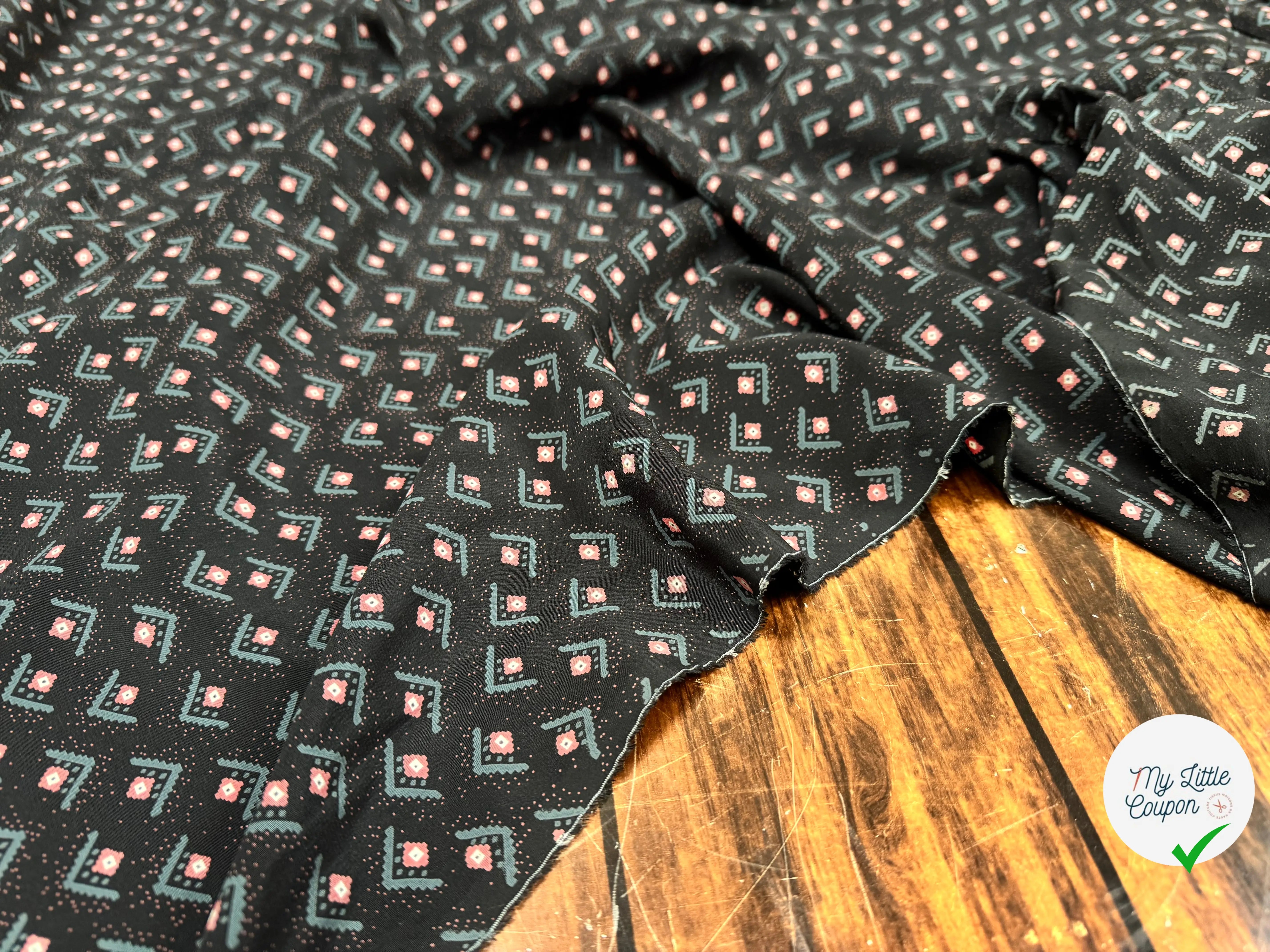 CREPE DE CHINE SOIE DELHI PRINT 16 MOMME NOIR - My Little Coupon