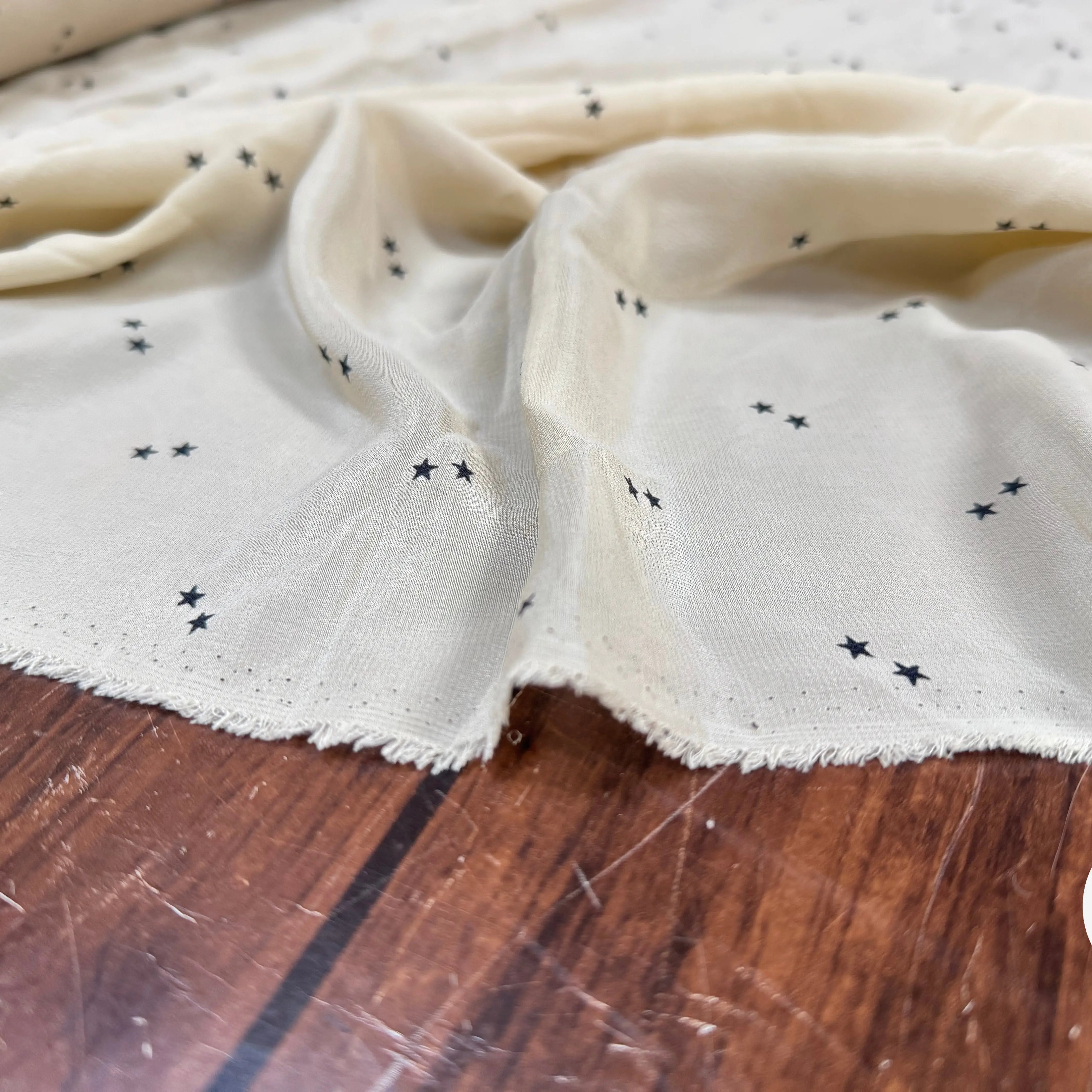 CRÊPE DE CHINE SOIE ÉTOILÉ FOND CRÈME - My Little Coupon