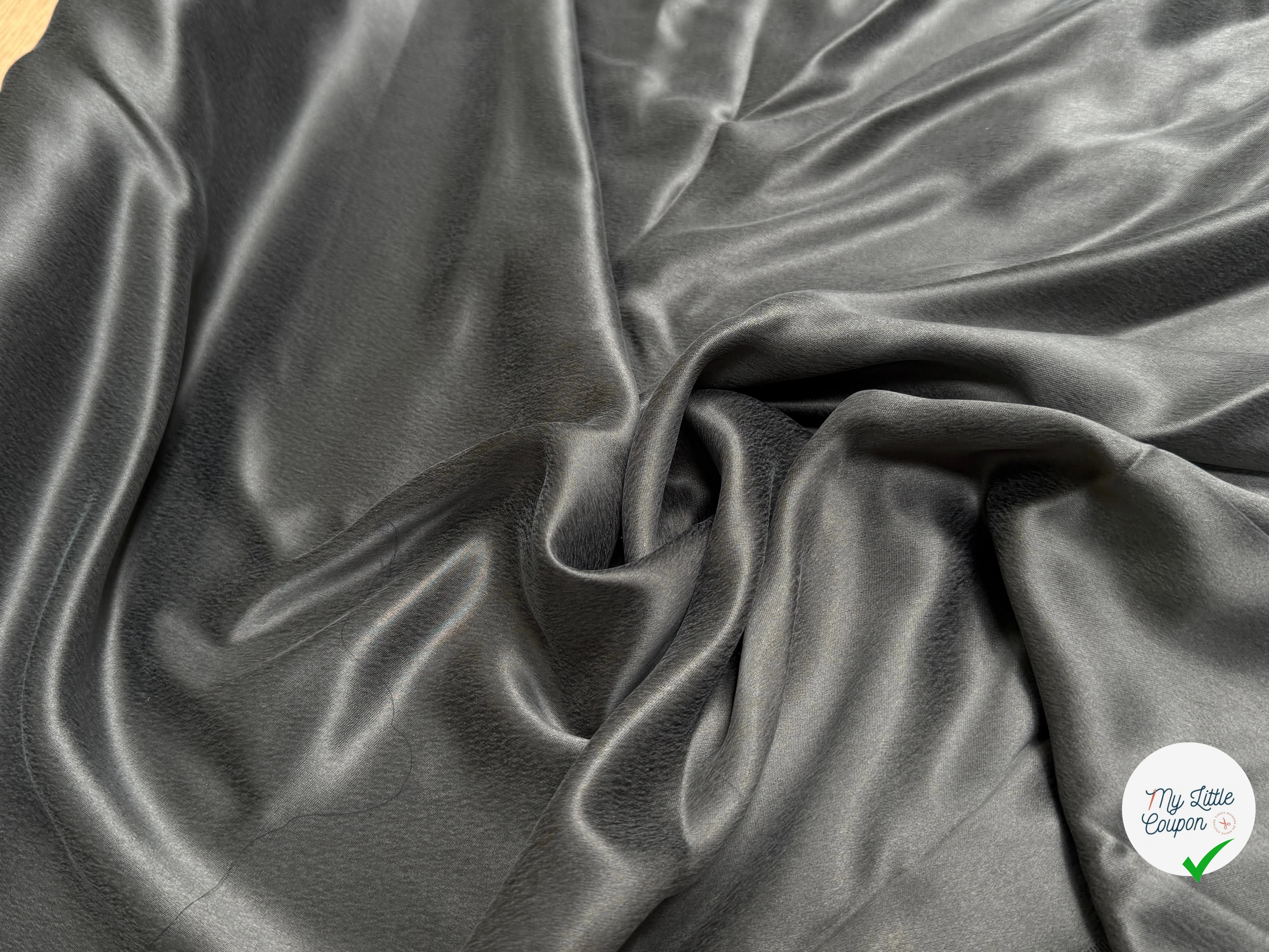 CREPE DE SOIE ENEVRS SATIN VELOUTÉ GRIS FONCÉ LÉGÈREMENT STRETCH - My Little Coupon