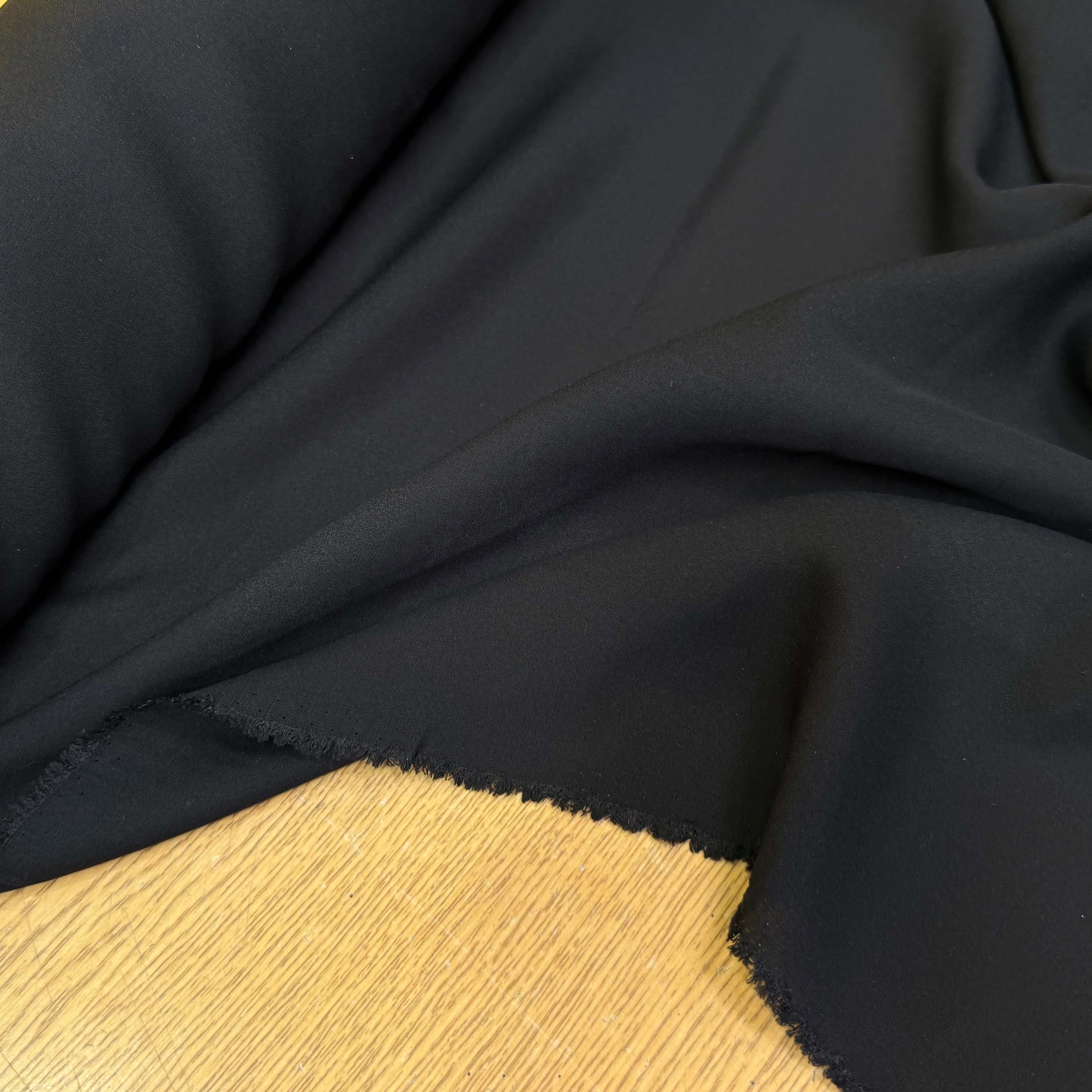 CREPE DE SOIE FLUIDE BLACK 100% SOIE - My Little Coupon