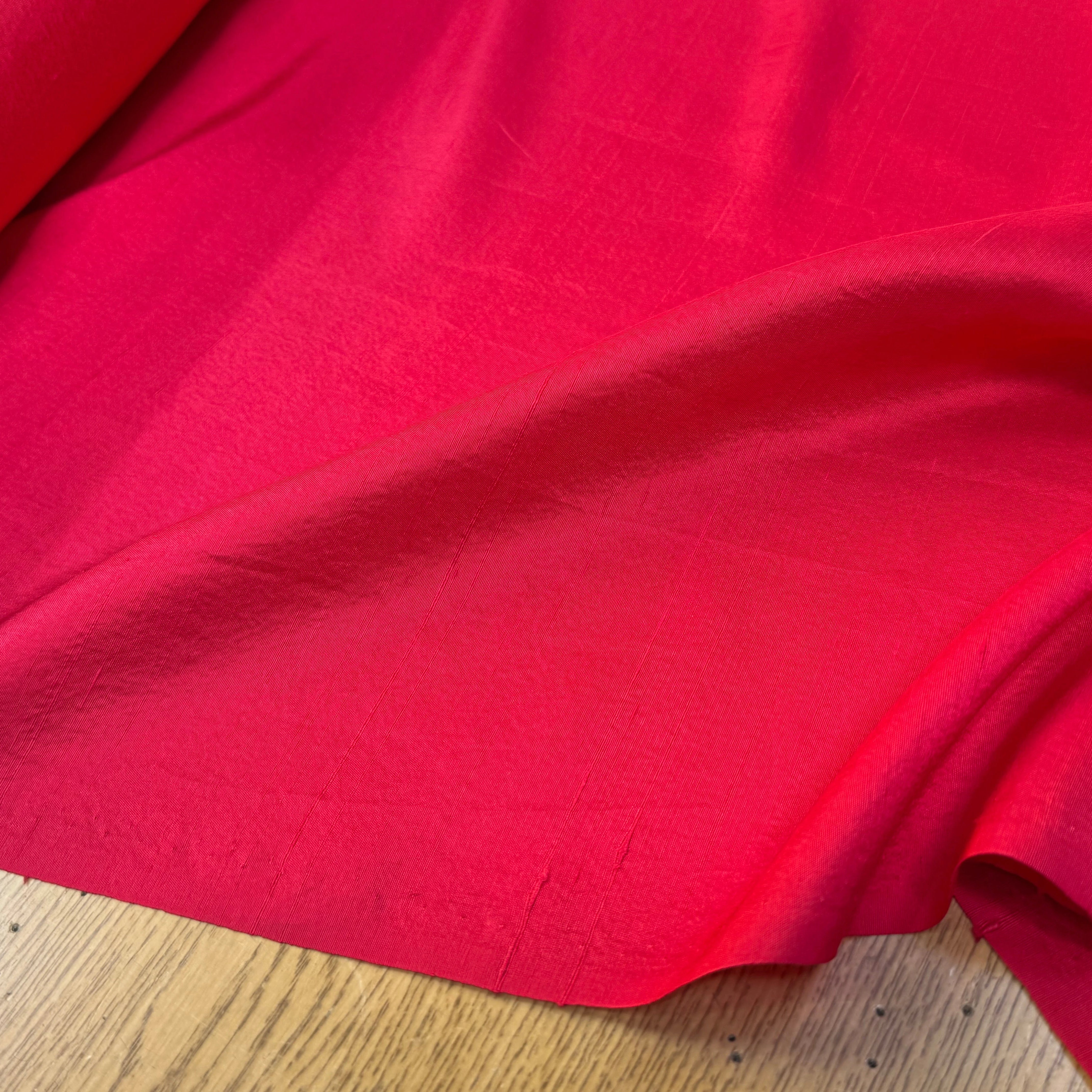 CREPE DE SOIE FLUIDE LÉGÈREMENT SATINÉ ROUGE TEXTURÉ SHANTUNG COUTURE - My Little Coupon