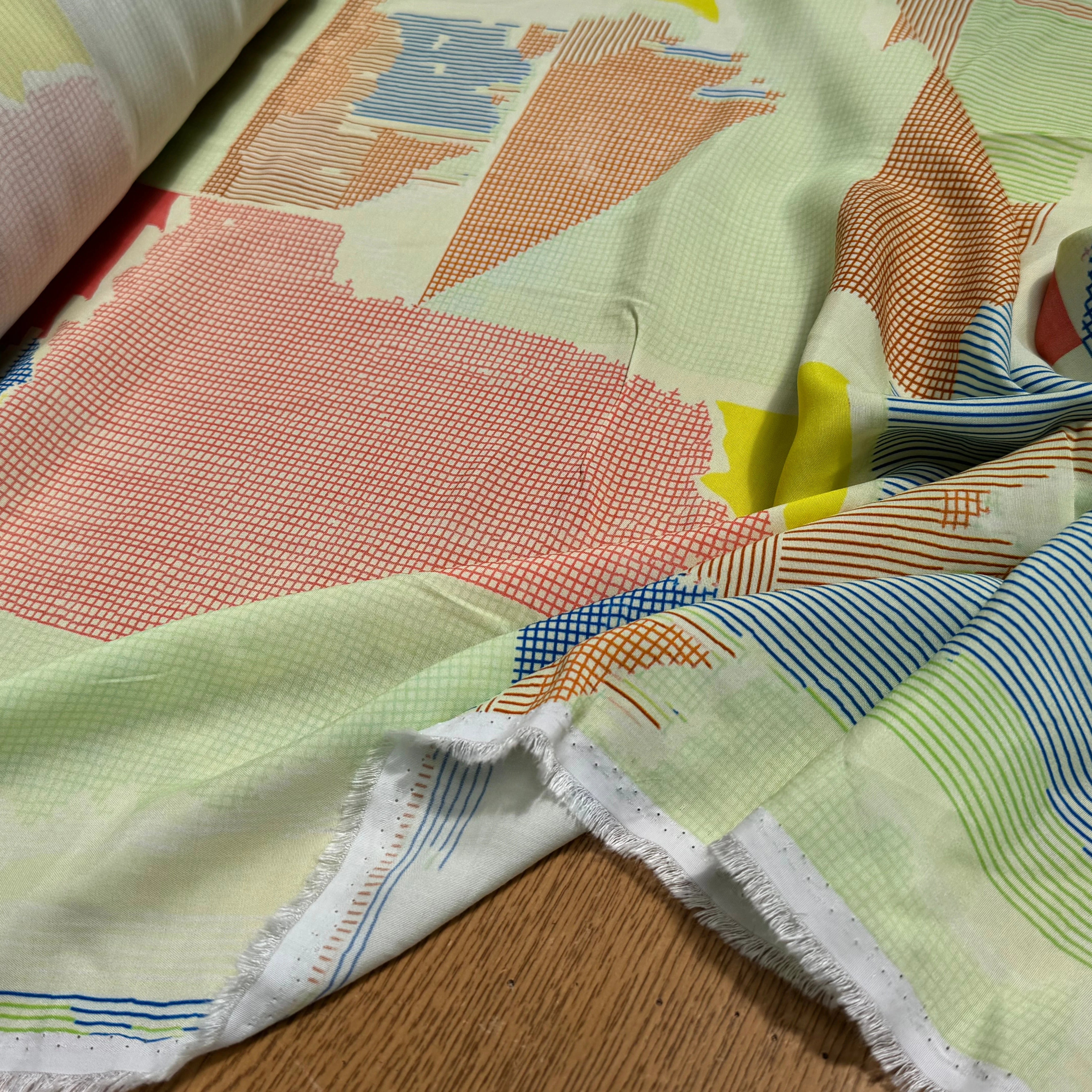 CRÊPE DE VISCOSE IMPRIMÉ GRAPHIQUE RAYURES JAUNE FANTASY PAPIER JAUNE - My Little Coupon