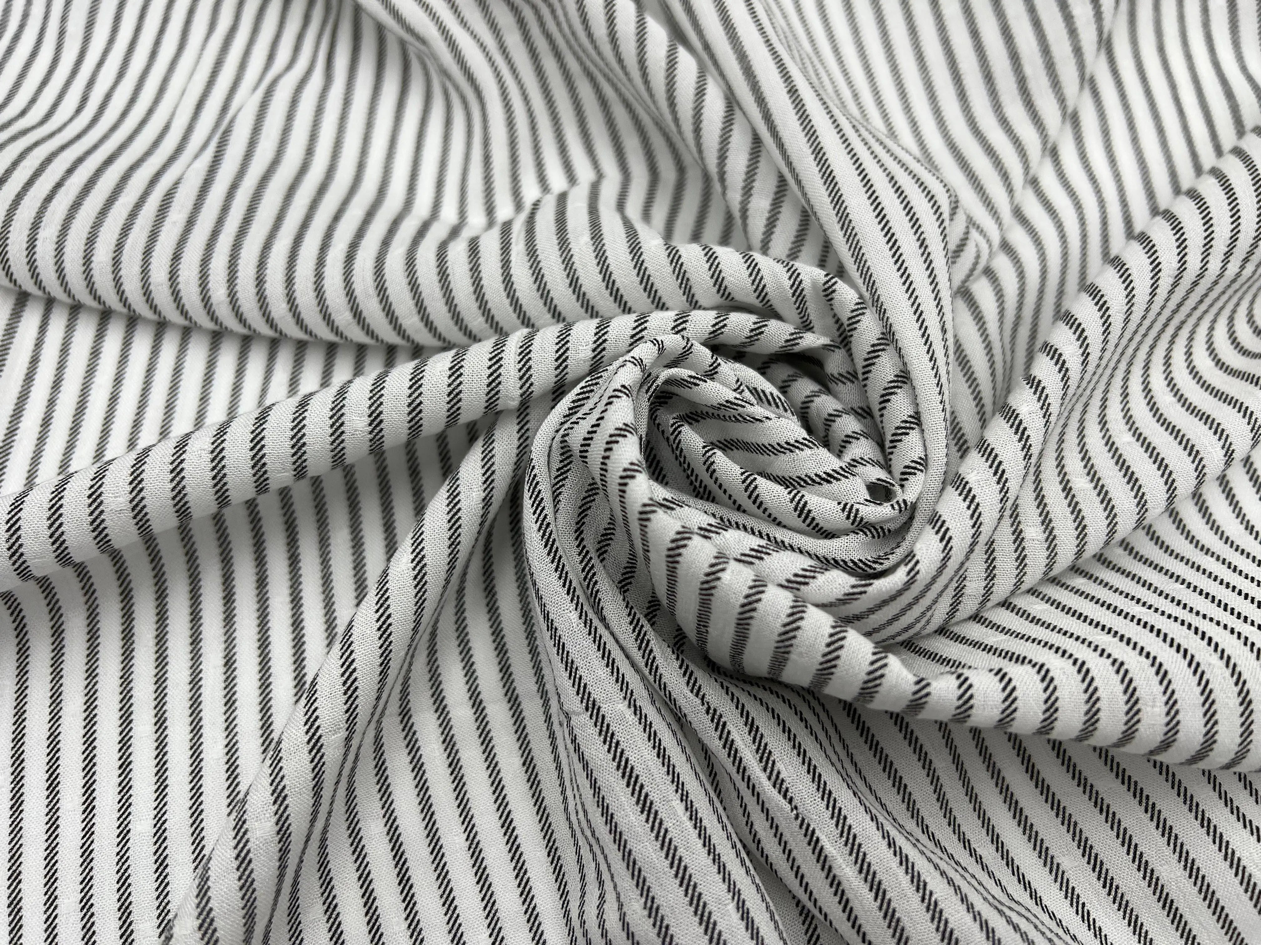 CRÊPE DOBBY STRIPE VISCOSE ENVERS PLUMETIS - My Little Coupon - tissu - coudre
