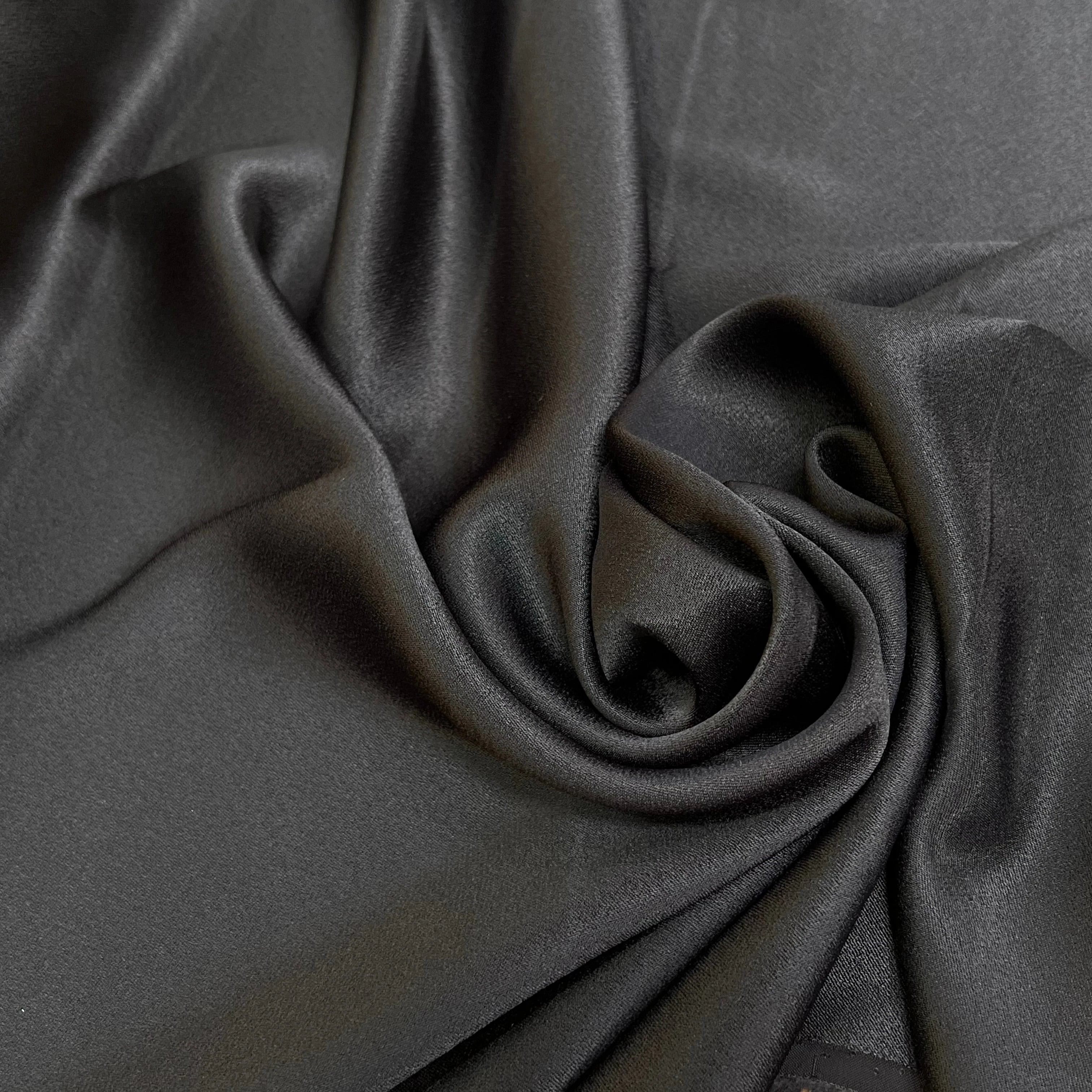 CREPE ENVERS SATIN 100% VISCOSE NOIR TOMBÉ FLUIDE - My Little Coupon