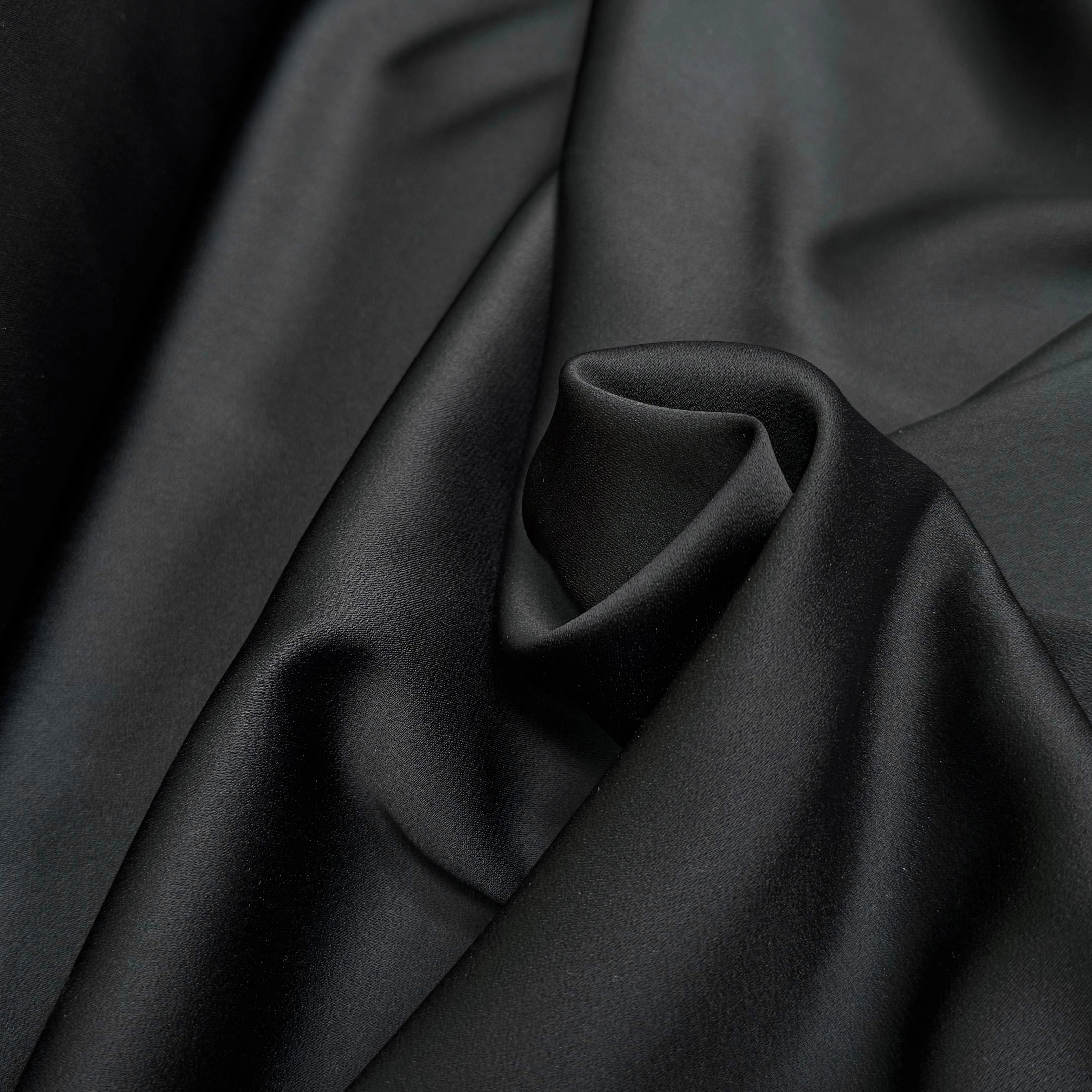 CREPE ENVERS SATIN ACETATE VISCOSE LOURD NOIR 72% ACETATE QUALITÉ COUTURE - My Little Coupon