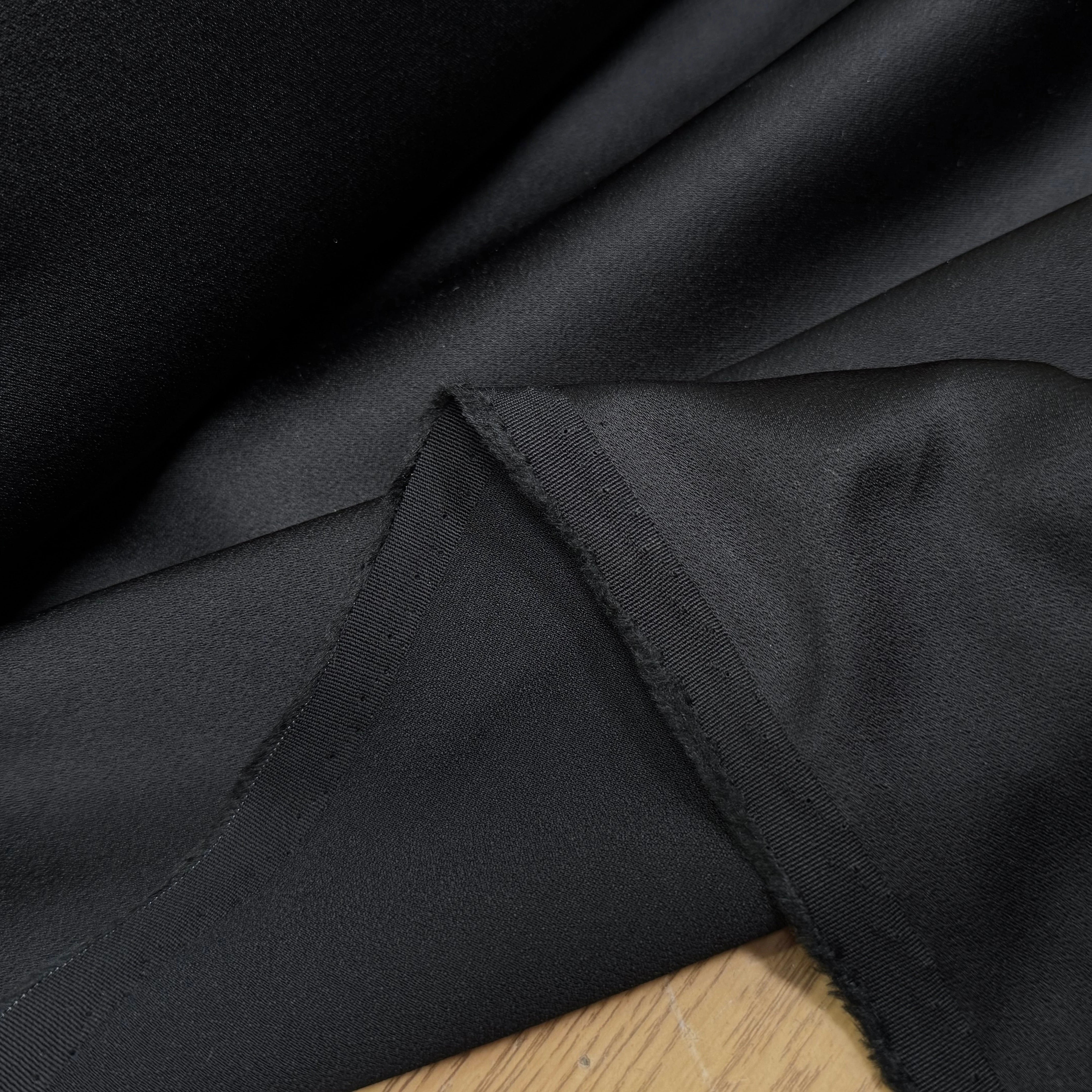 CREPE ENVERS SATIN ACETATE VISCOSE LOURD NOIR 72% ACETATE QUALITÉ COUTURE - My Little Coupon