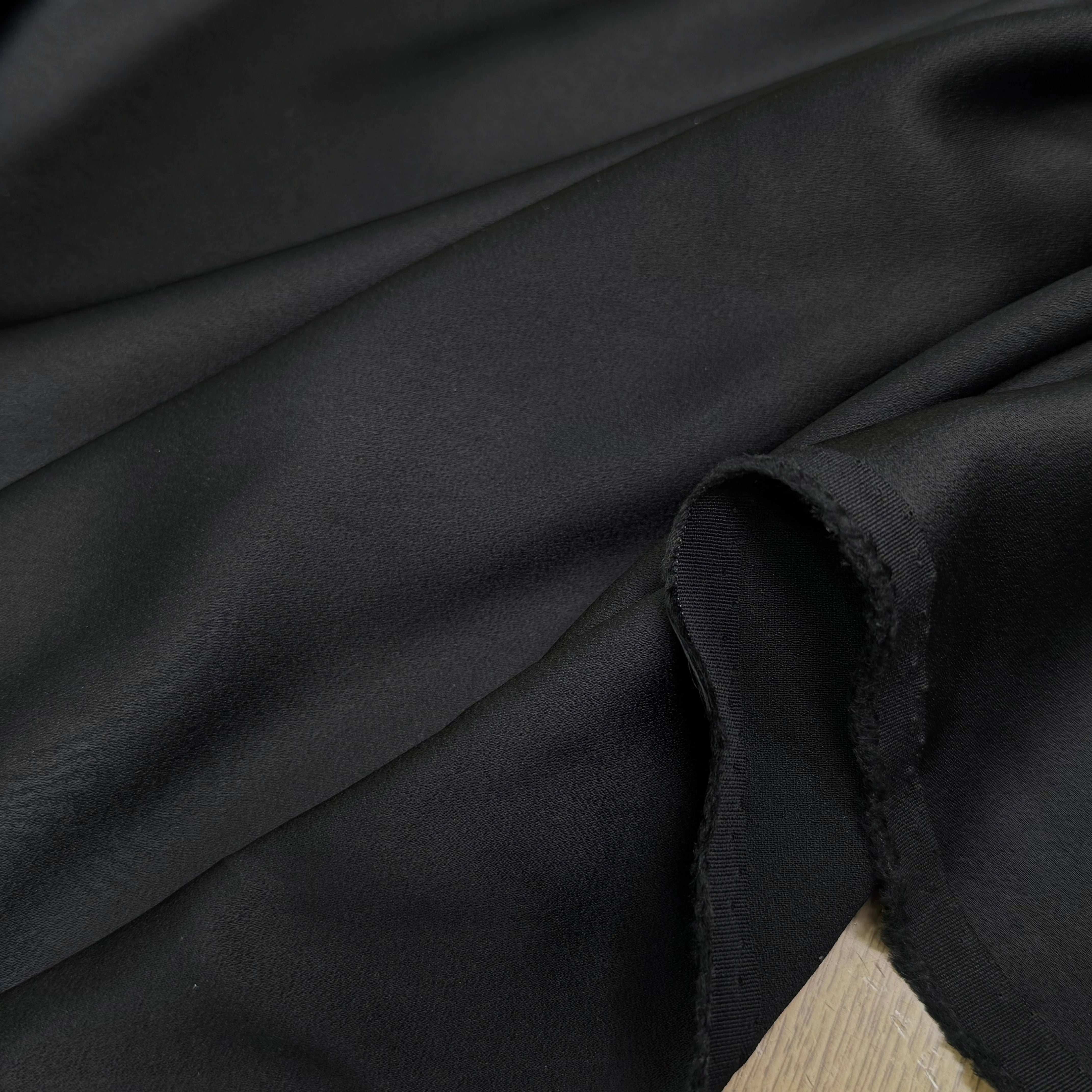 CREPE ENVERS SATIN ACETATE VISCOSE LOURD NOIR 72% ACETATE QUALITÉ COUTURE - My Little Coupon