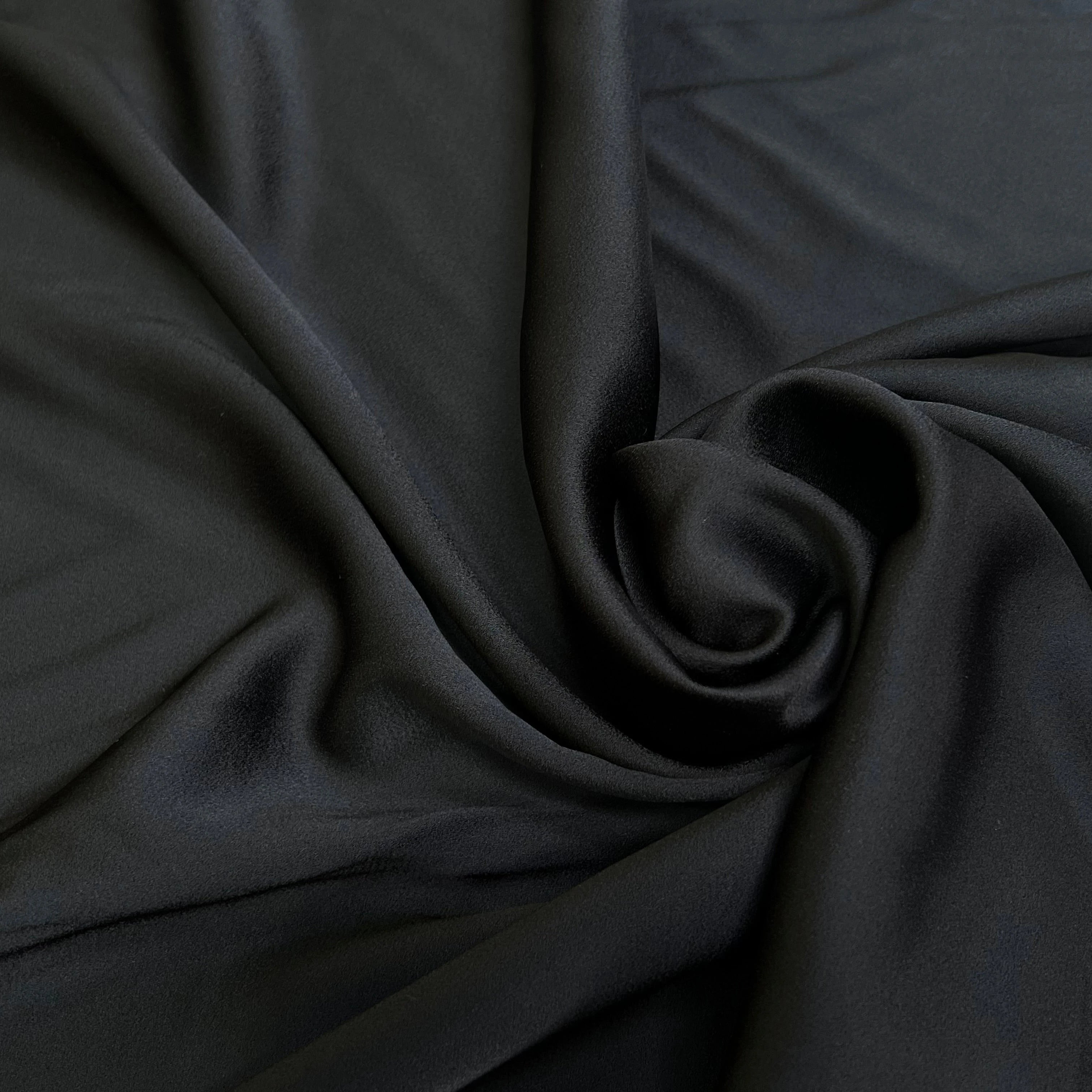 CREPE ENVERS SATIN ACETATE VISCOSE TOMBÉ CHIC NOIR 27% VISCOSE - My Little Coupon