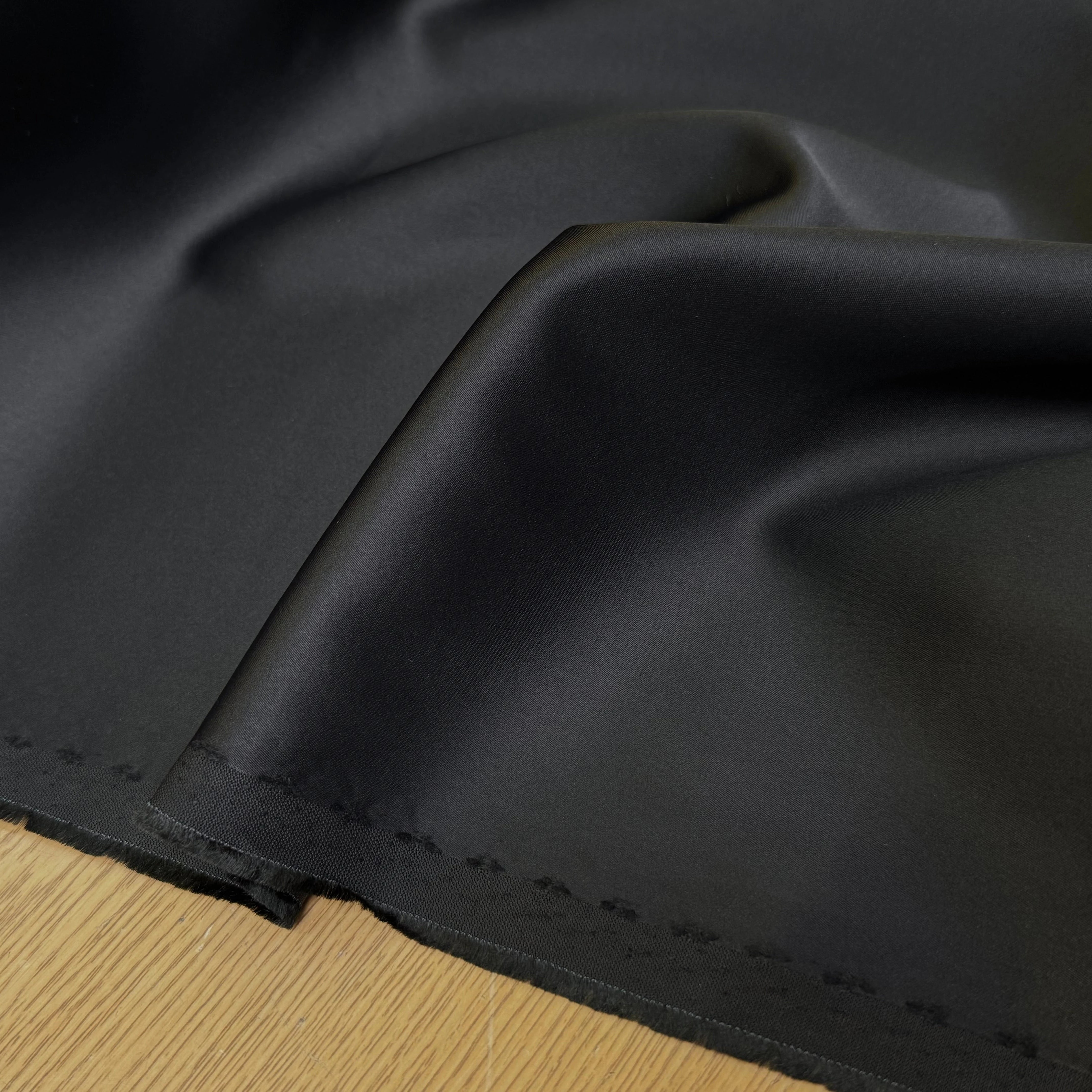 CREPE ENVERS SATIN ACETATE VISCOSE TRÈS BEAU TOMBÉ NOIR COUTURE - My Little Coupon