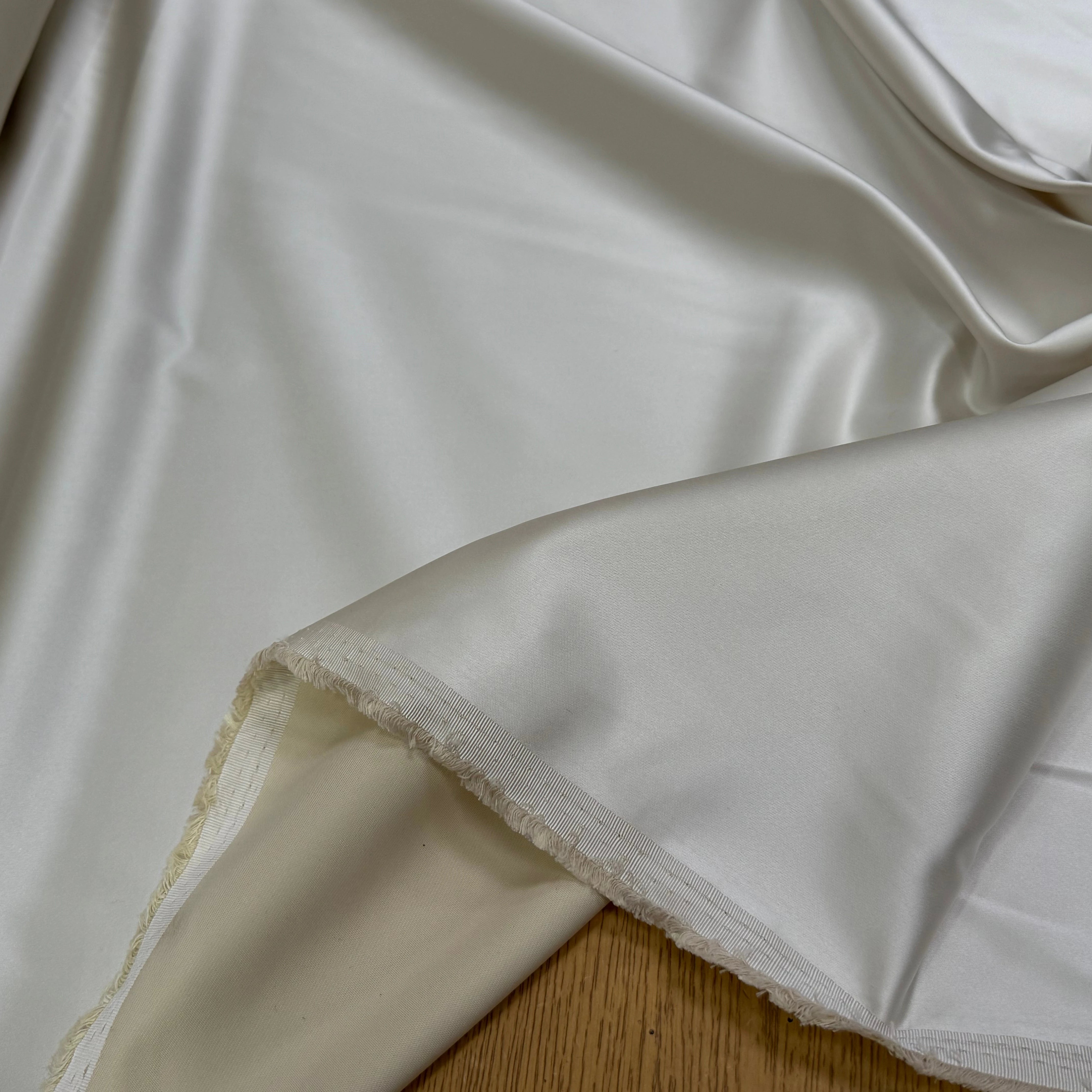 CREPE ENVERS SATIN BELLE TENUE CRAIE - My Little Coupon