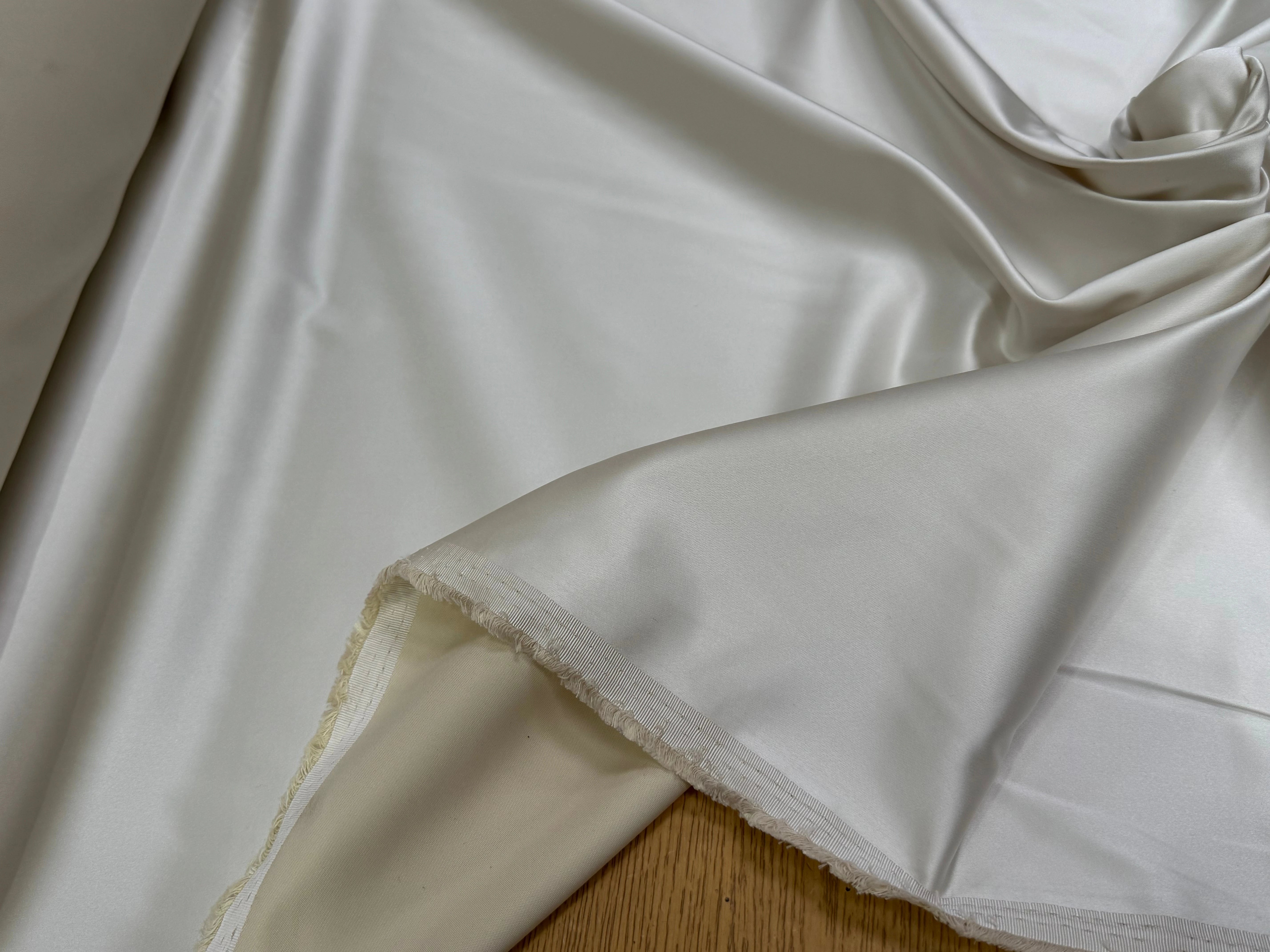 CREPE ENVERS SATIN BELLE TENUE CRAIE - My Little Coupon