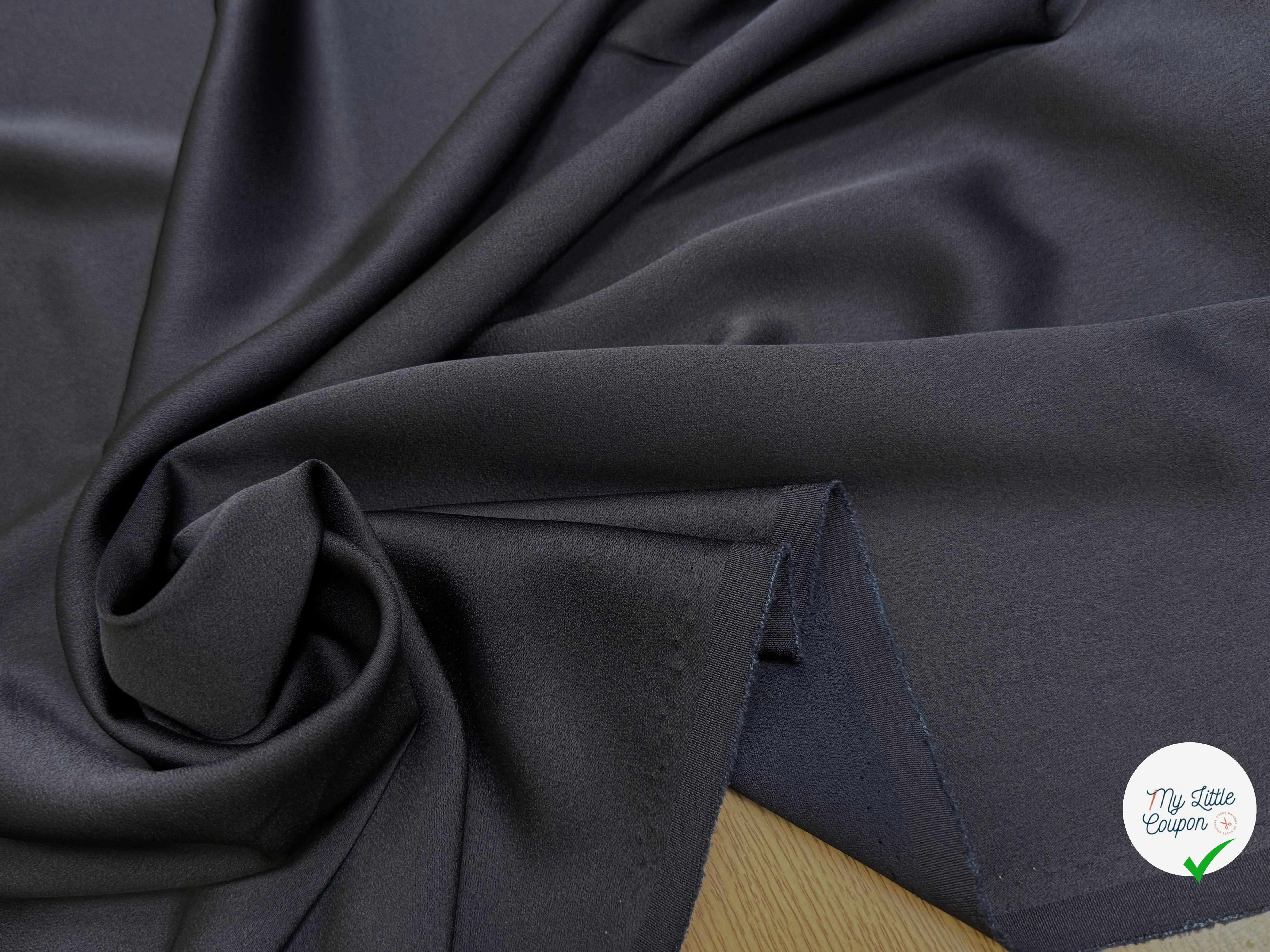 CREPE ENVERS SATIN BLEU MARINE 68% ACETATE - My Little Coupon