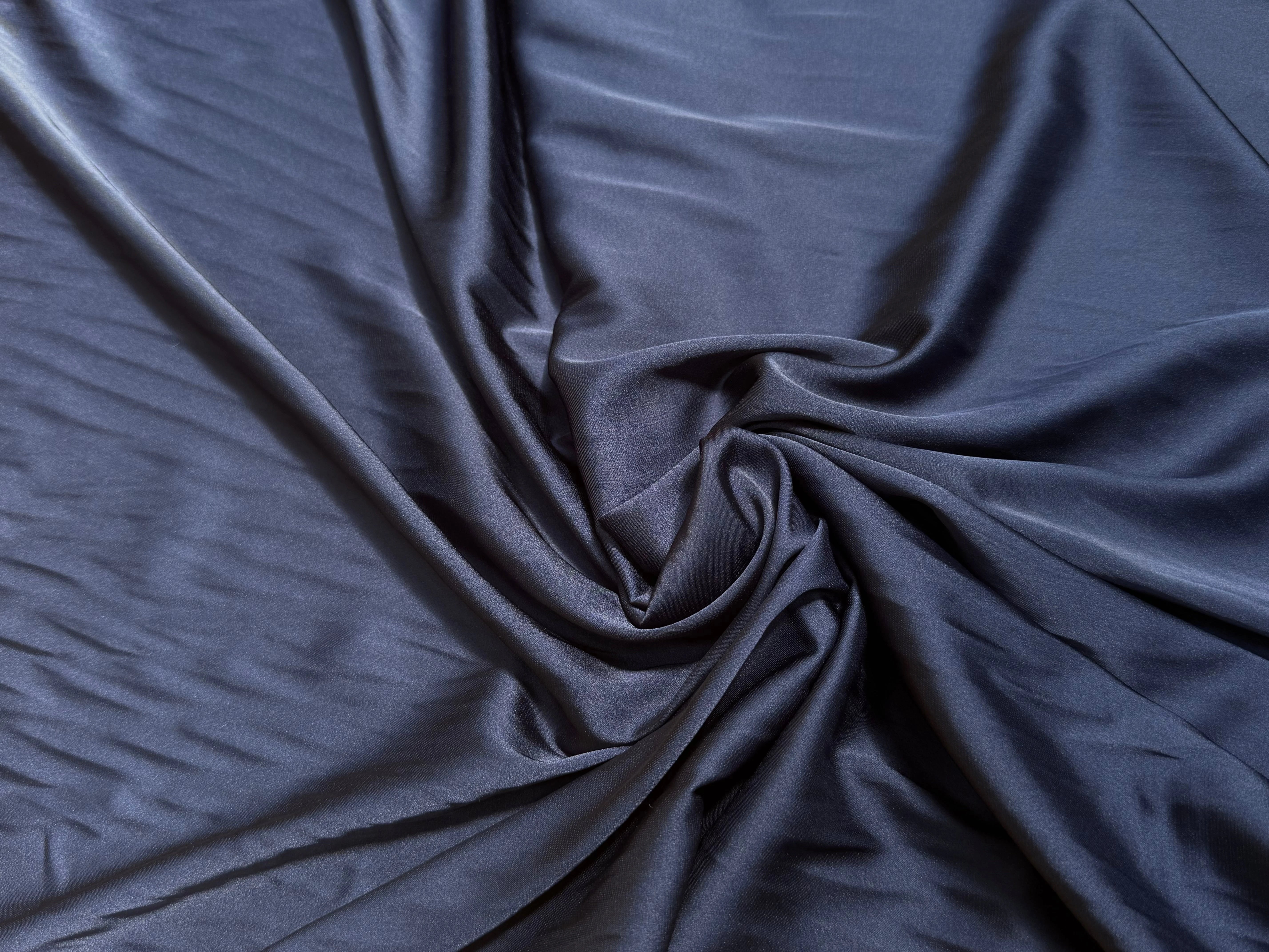 CREPE ENVERS SATIN BLEU MARINE FLUIDE - My Little Coupon