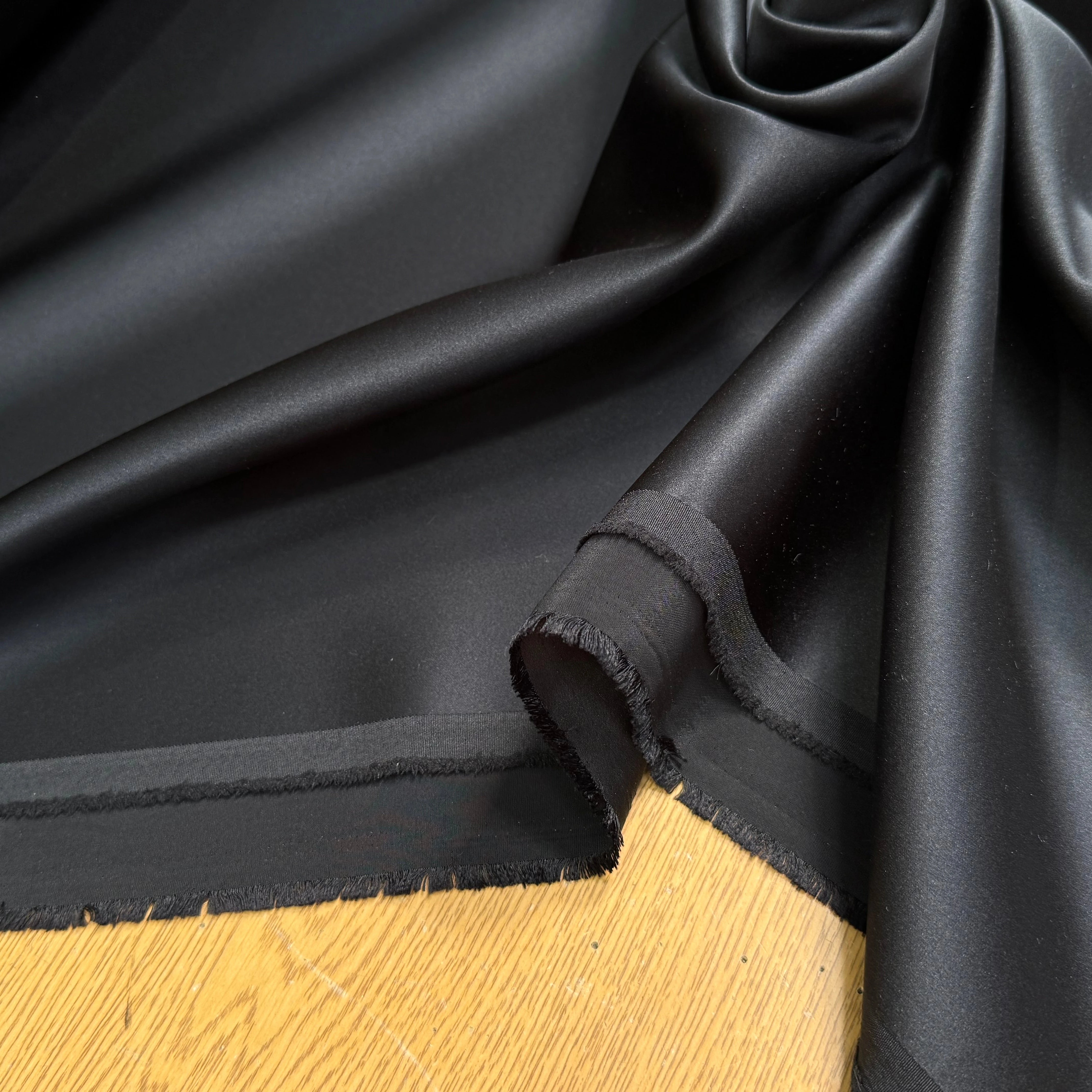 CREPE ENVERS SATIN CONTRECOLLÉ NOIR BELLE TENUE - My Little Coupon