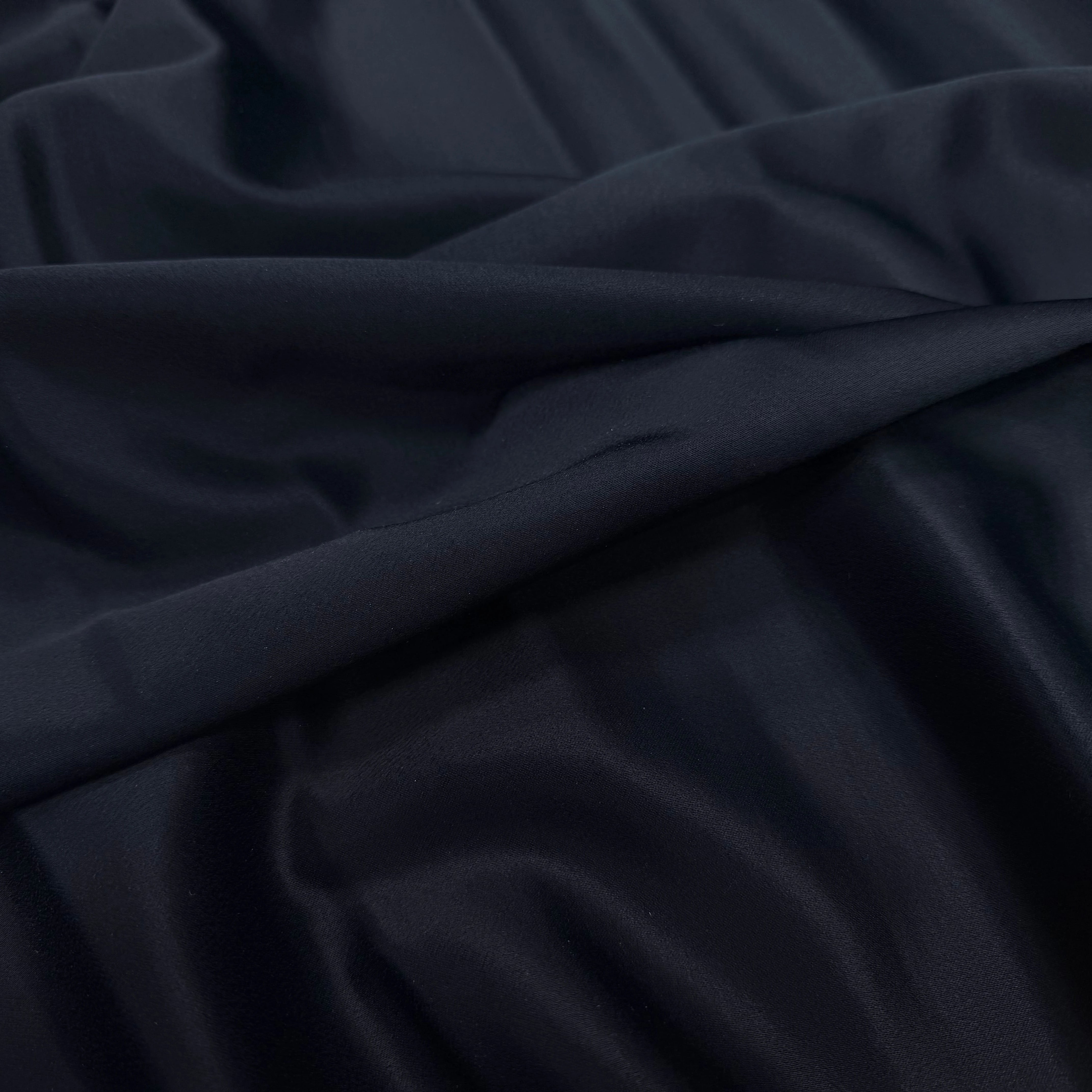 CREPE ENVERS SATIN COUTURE NOIR MAT VISCOSE 17% LAINE - My Little Coupon