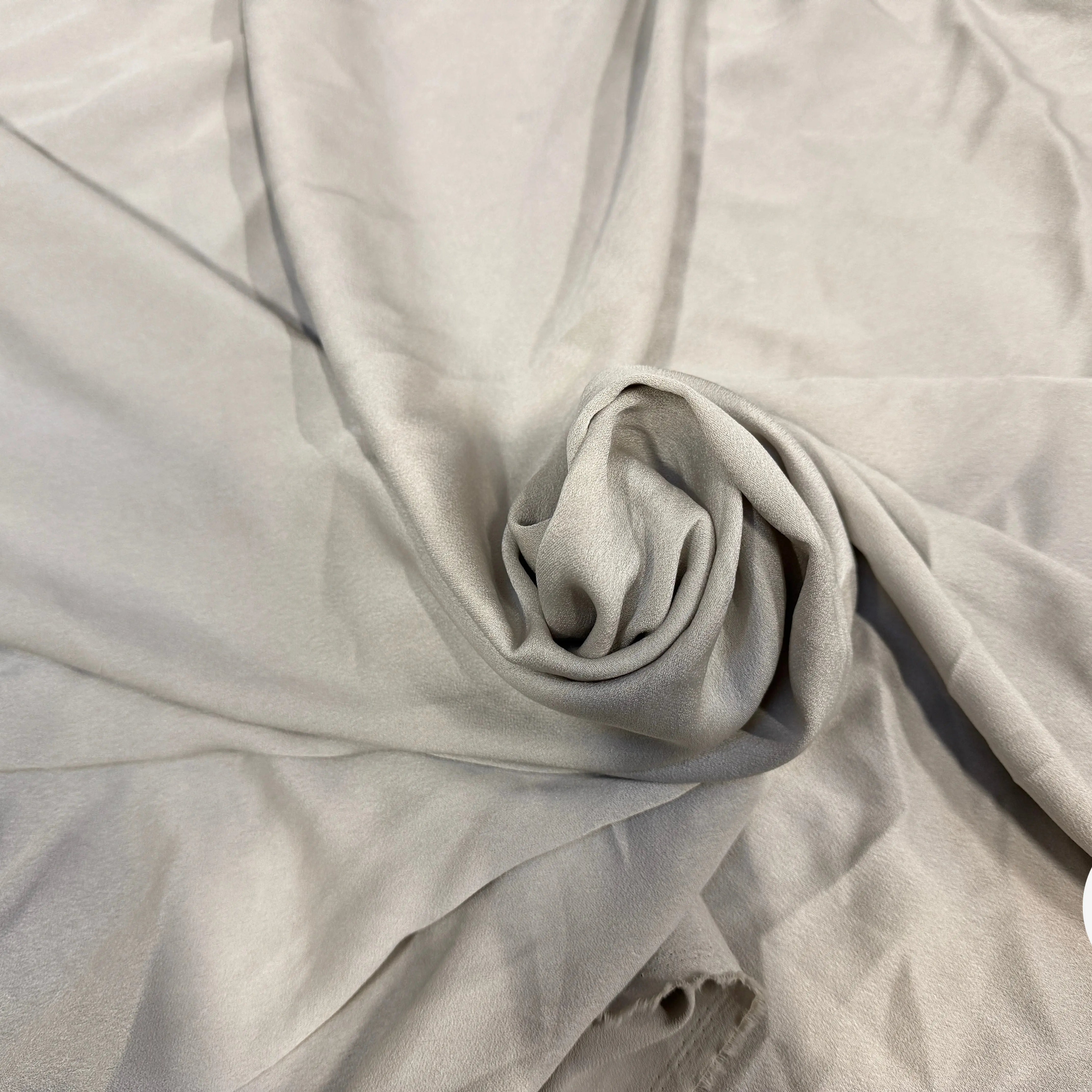 CRÊPE ENVERS SATIN LOURD ET FLUIDE COULEUR MARBRE - My Little Coupon