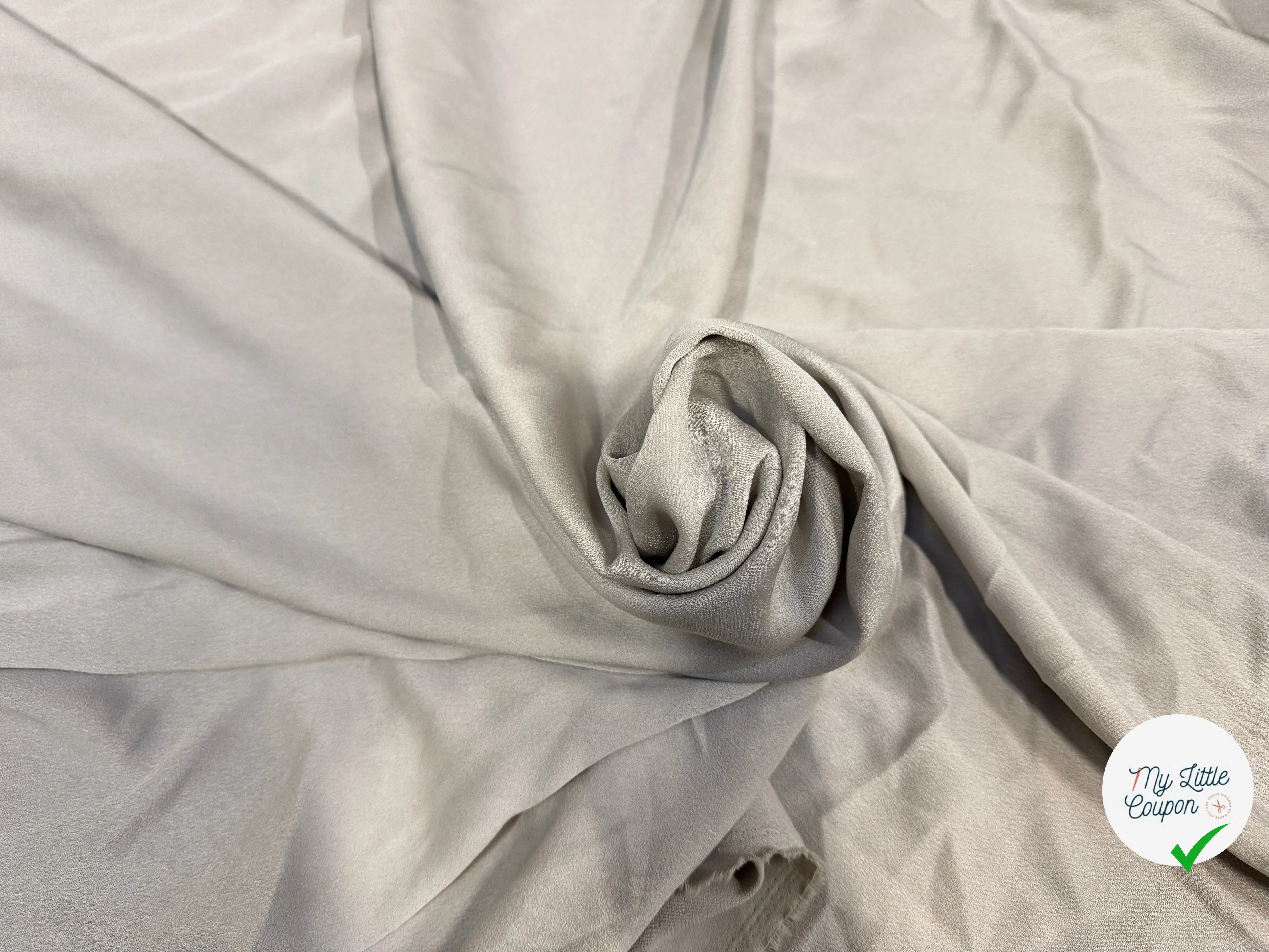 CRÊPE ENVERS SATIN LOURD ET FLUIDE COULEUR MARBRE - My Little Coupon