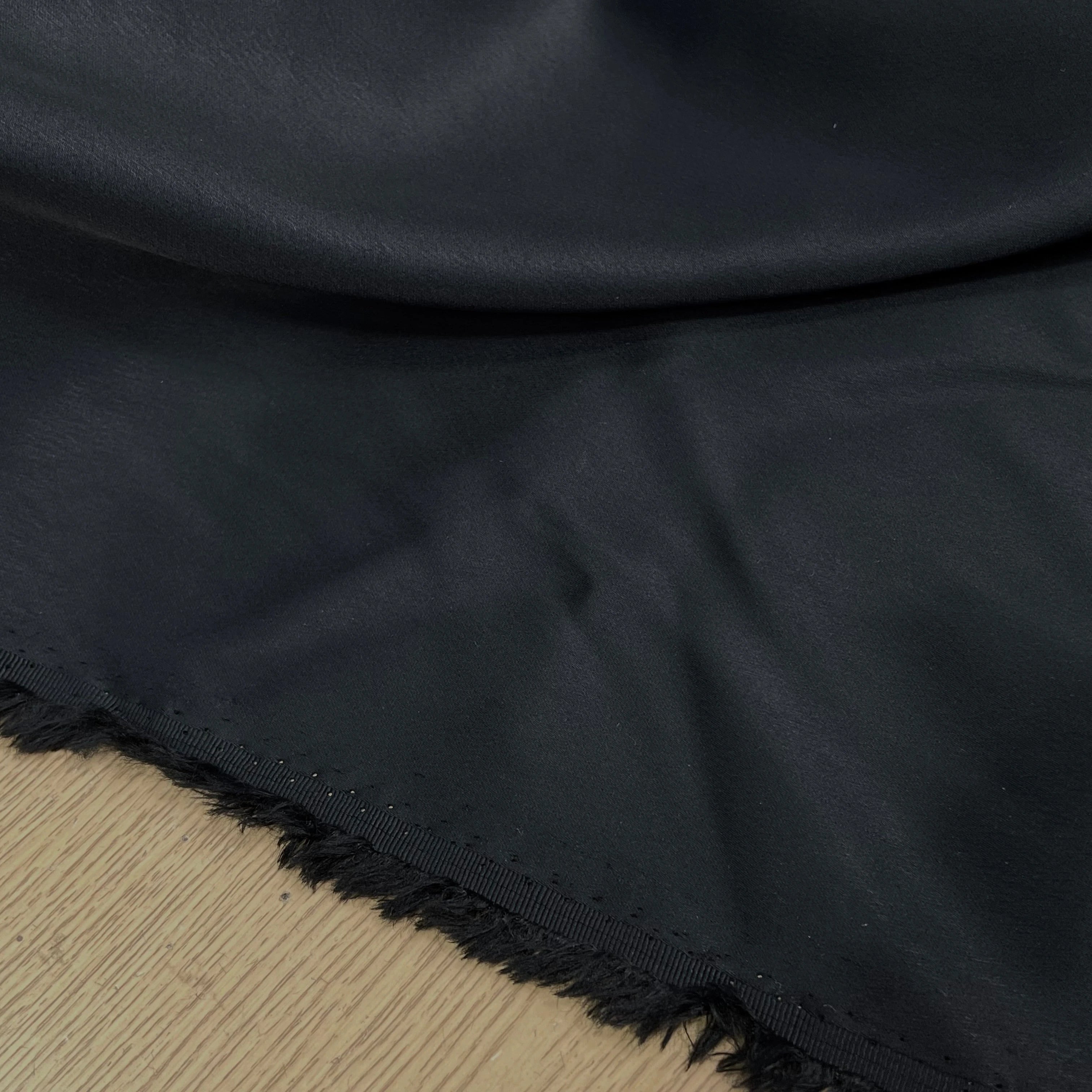 CREPE ENVERS SATIN LOURD NUIT ACETATE VISCOSE STRETCH - My Little Coupon