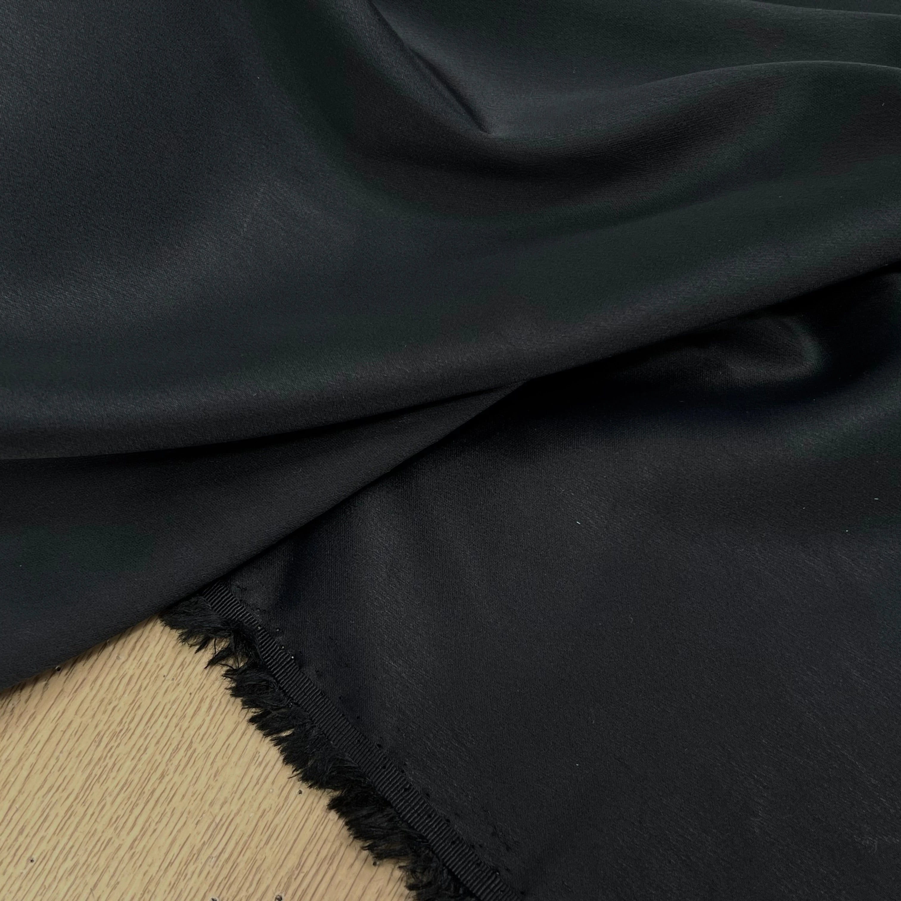 CREPE ENVERS SATIN LOURD NUIT ACETATE VISCOSE STRETCH - My Little Coupon