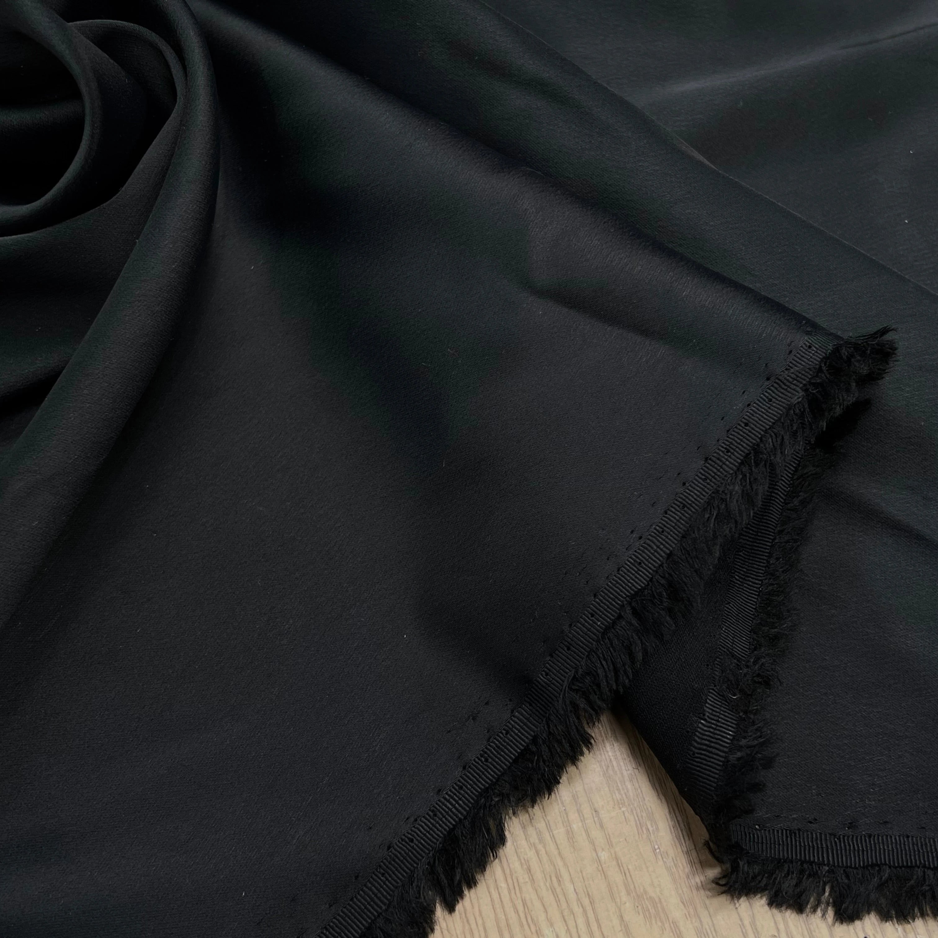 CREPE ENVERS SATIN LOURD NUIT ACETATE VISCOSE STRETCH - My Little Coupon