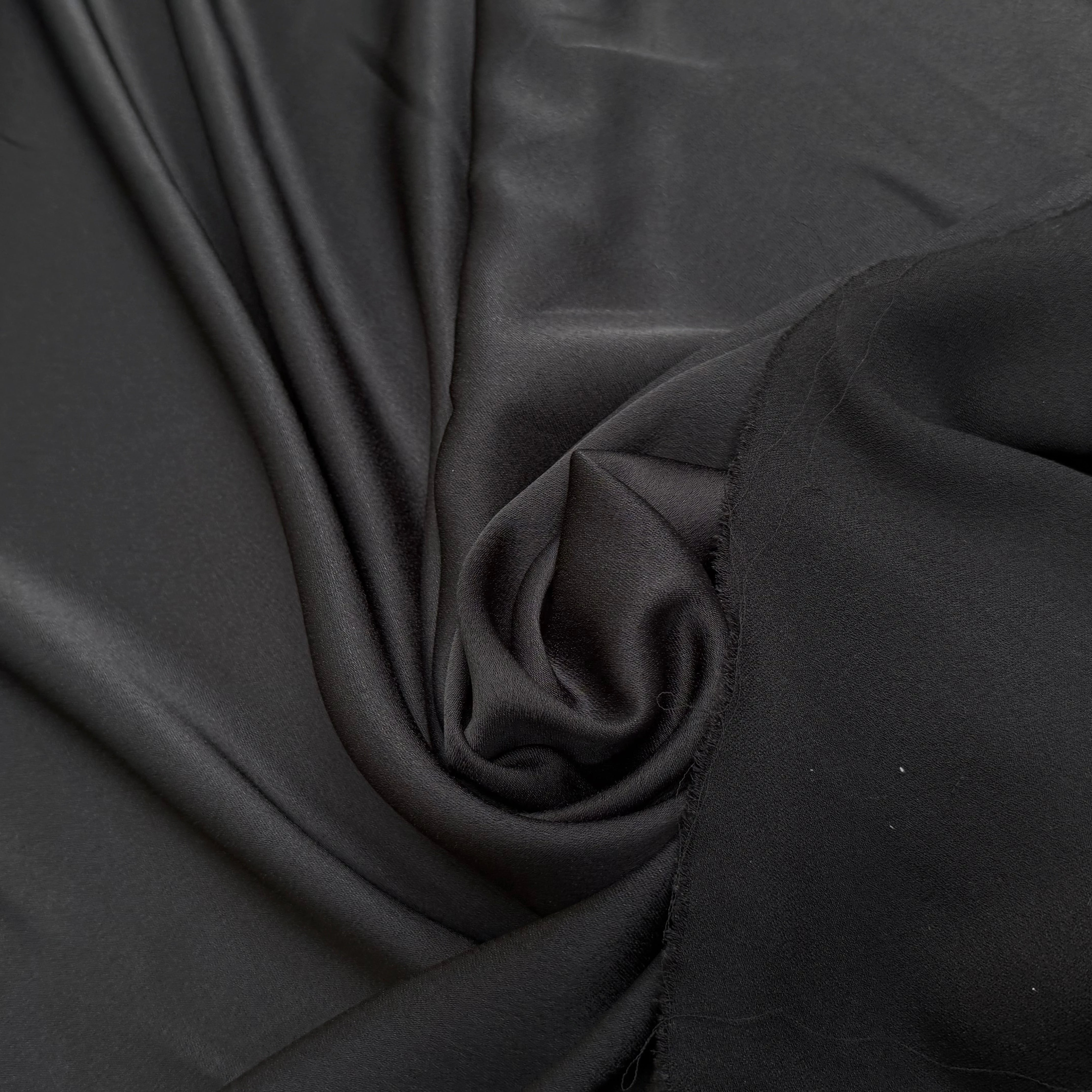 CREPE ENVERS SATIN LOURD TRÈS BEAU TOMBÉ NOIR 390 - My Little Coupon