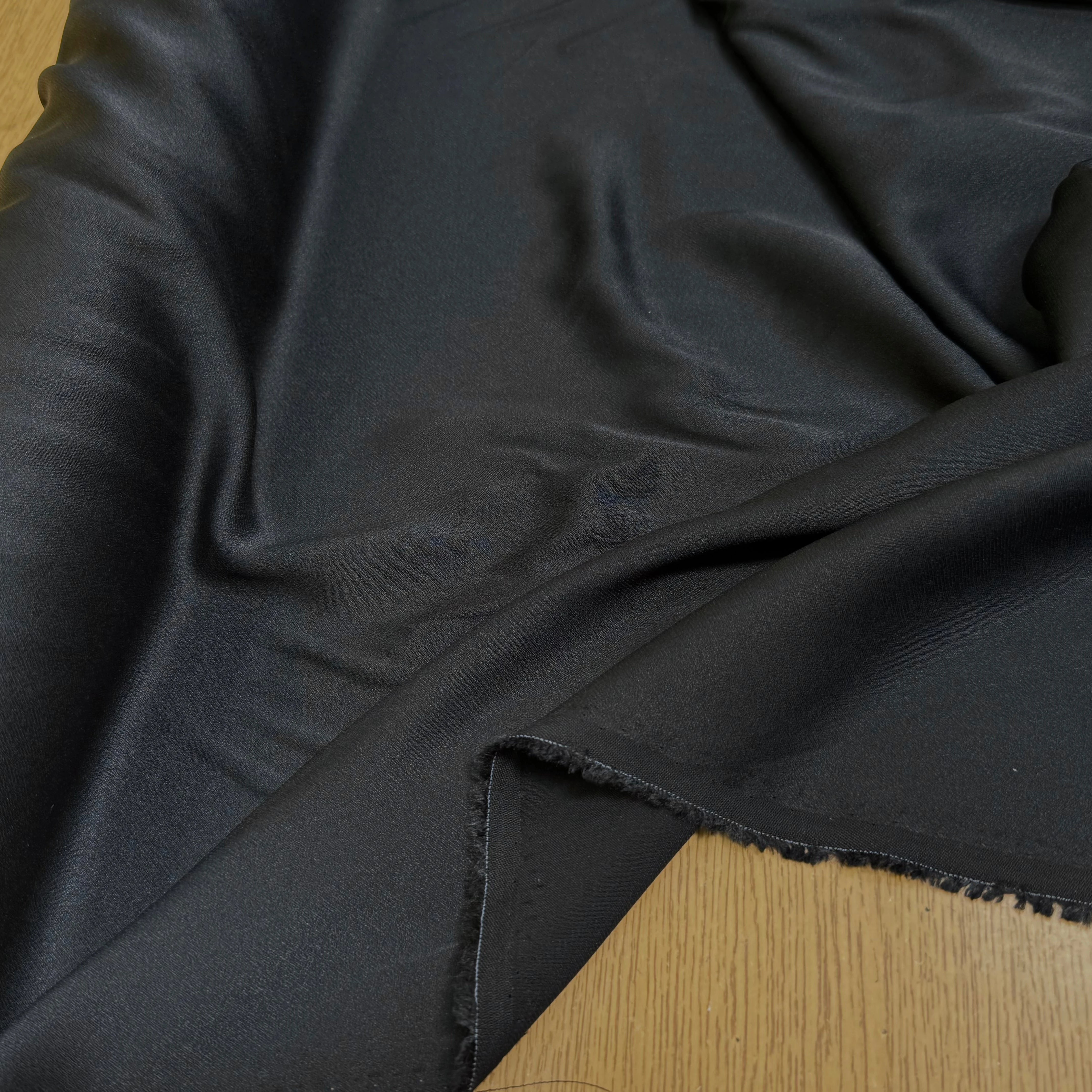 CREPE ENVERS SATIN POLIVISCOSE NOIR BEAU TOMBÉ - My Little Coupon