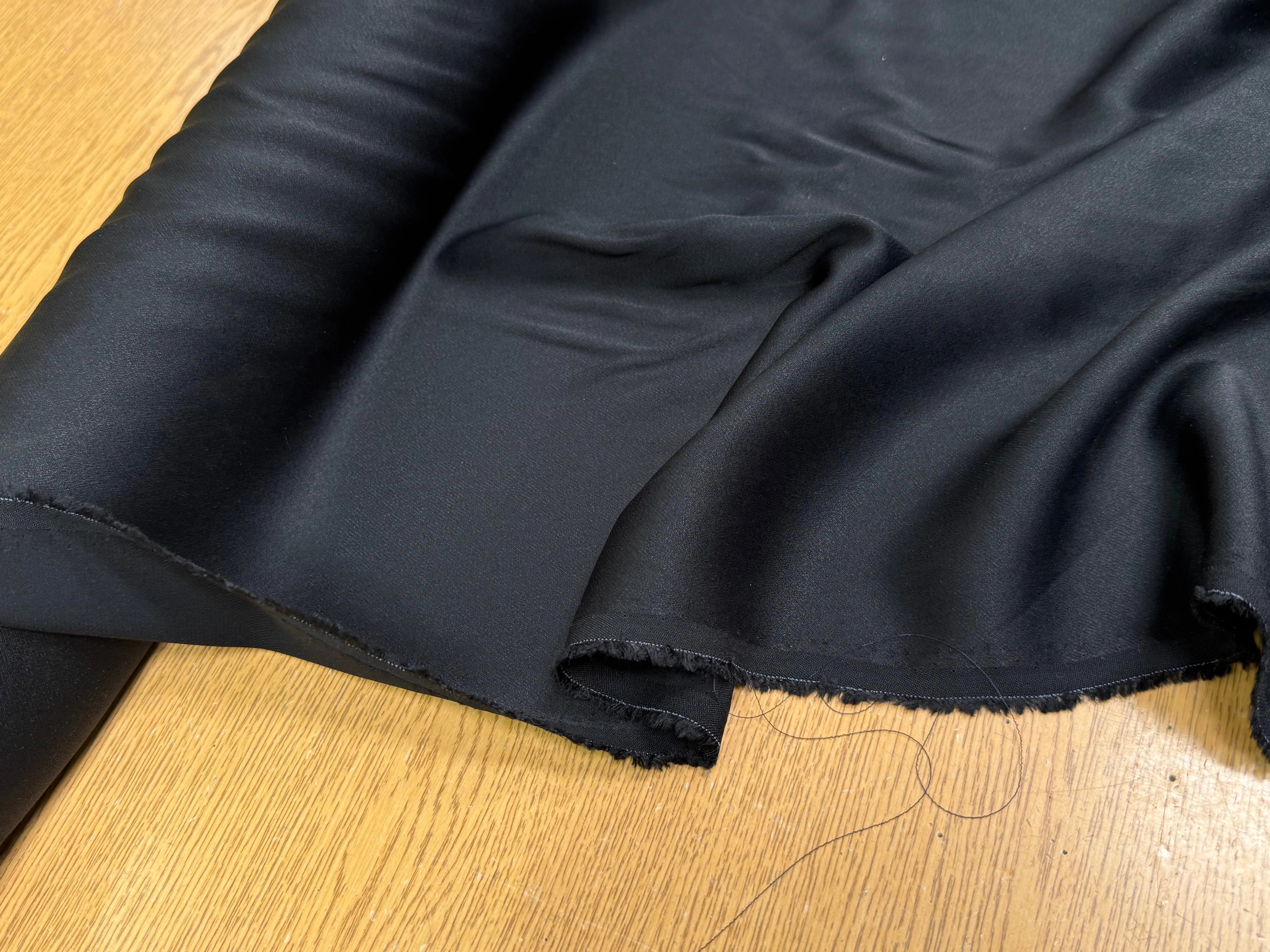 CREPE ENVERS SATIN POLIVISCOSE NOIR BEAU TOMBÉ - My Little Coupon