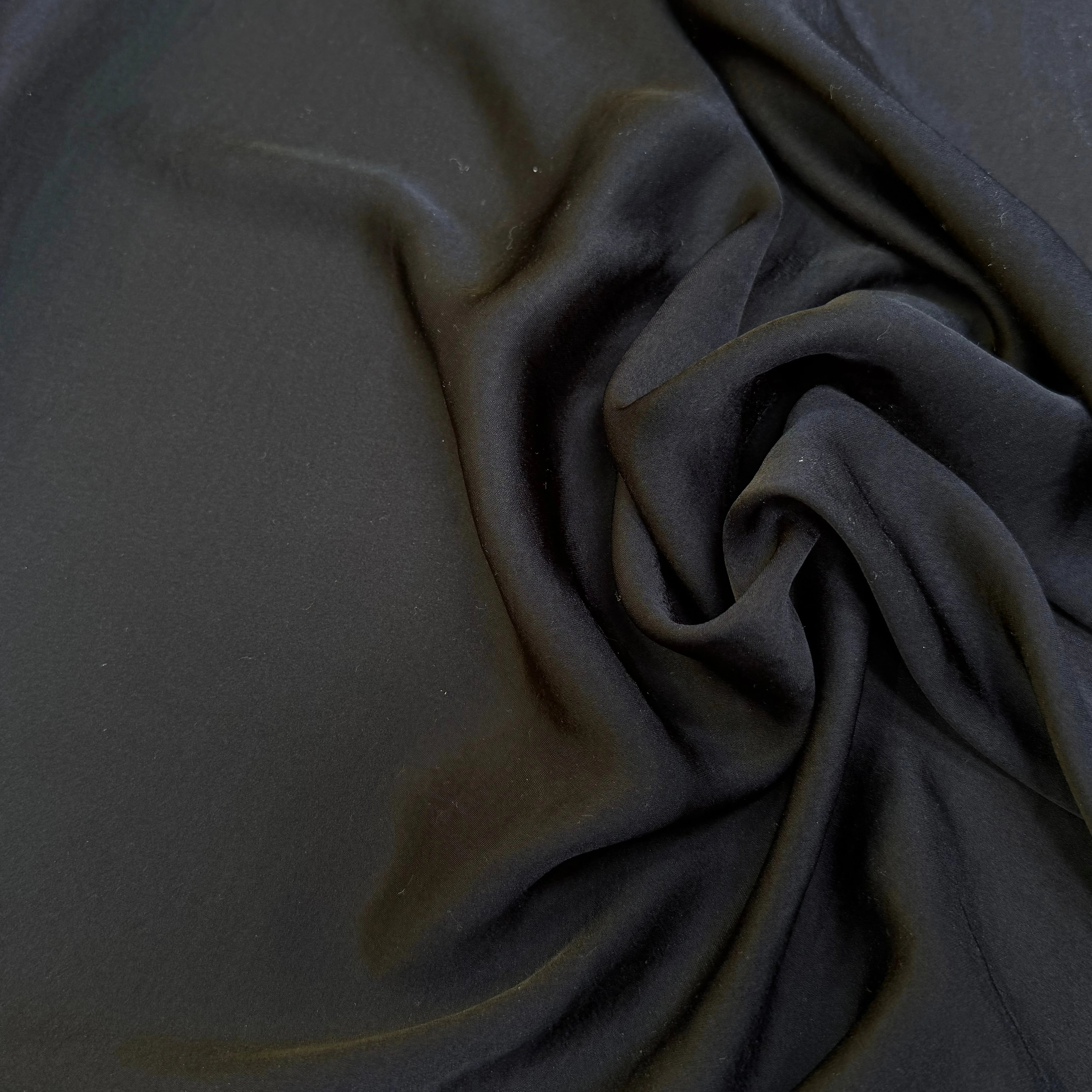 CREPE ENVERS SATIN SUPER FLUIDE NOIR 160 - My Little Coupon
