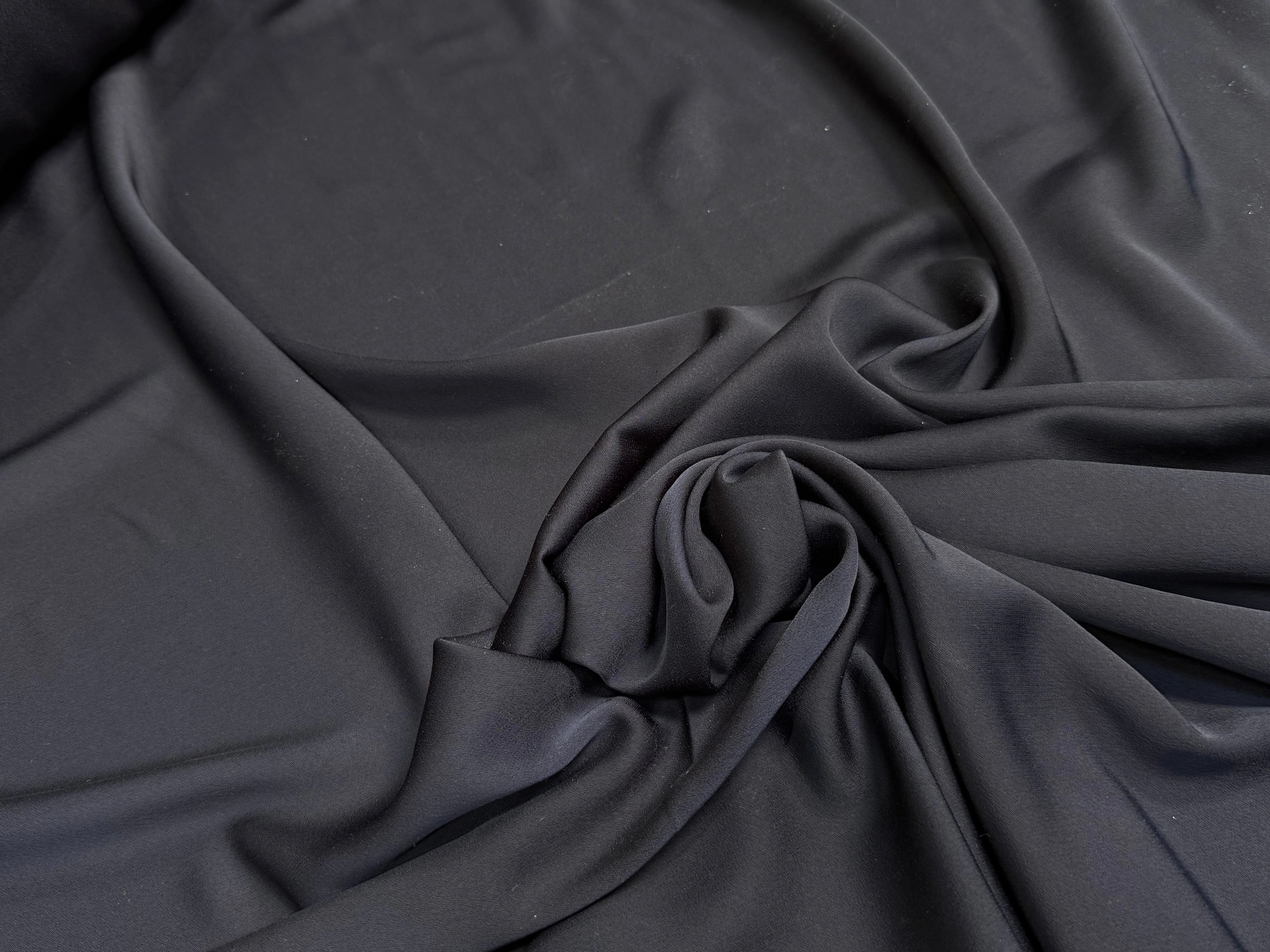 CREPE ENVERS SATIN SUPERBE TOMBÉ MARINE FONCÉ - My Little Coupon