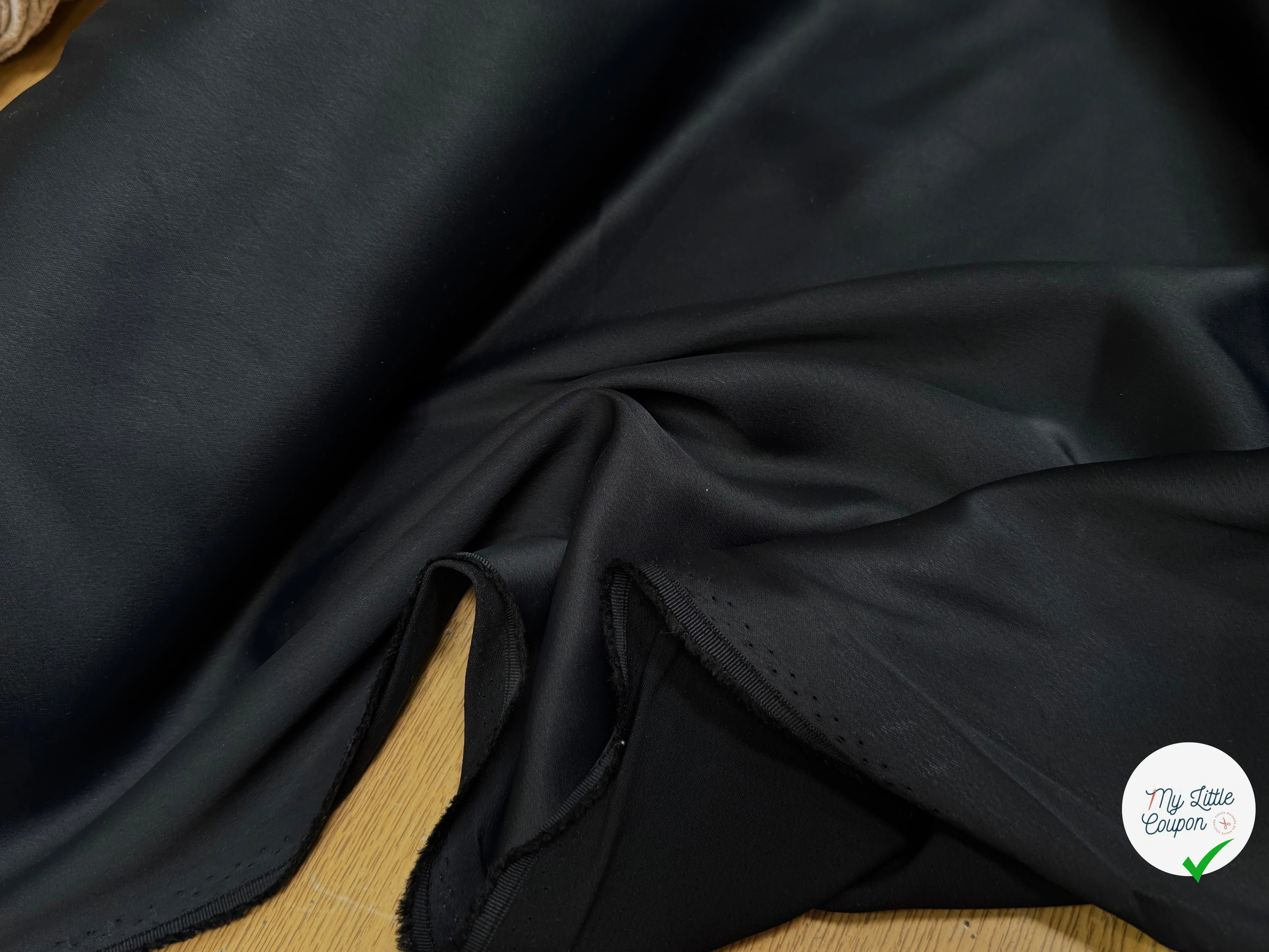 CREPE ENVERS SATIN TENUE LOURDE 68% ACETATE LÉGÈREMENT STRETCH NUIT - My Little Coupon
