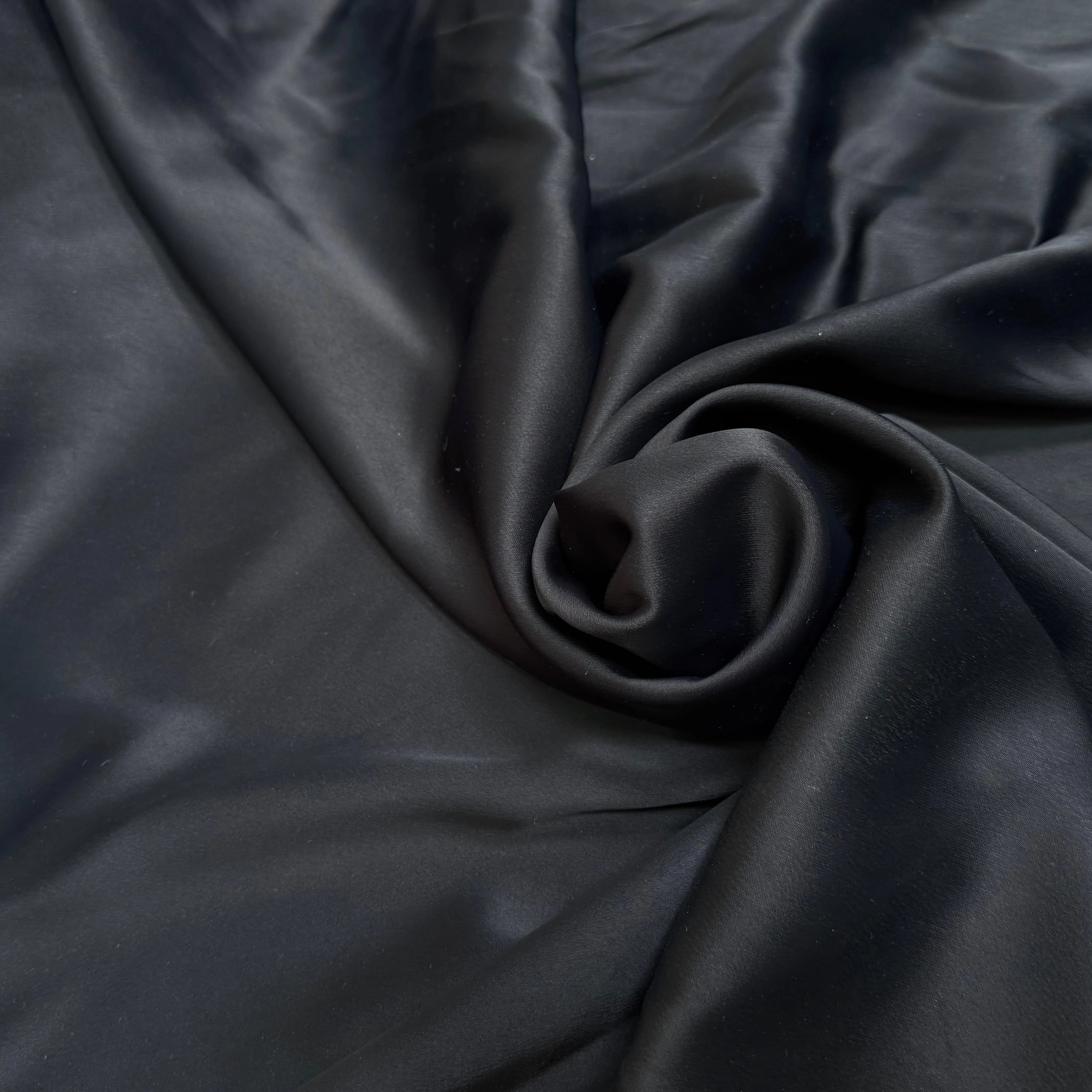 CREPE ENVERS SATIN TENUE LOURDE 68% ACETATE LÉGÈREMENT STRETCH NUIT - My Little Coupon
