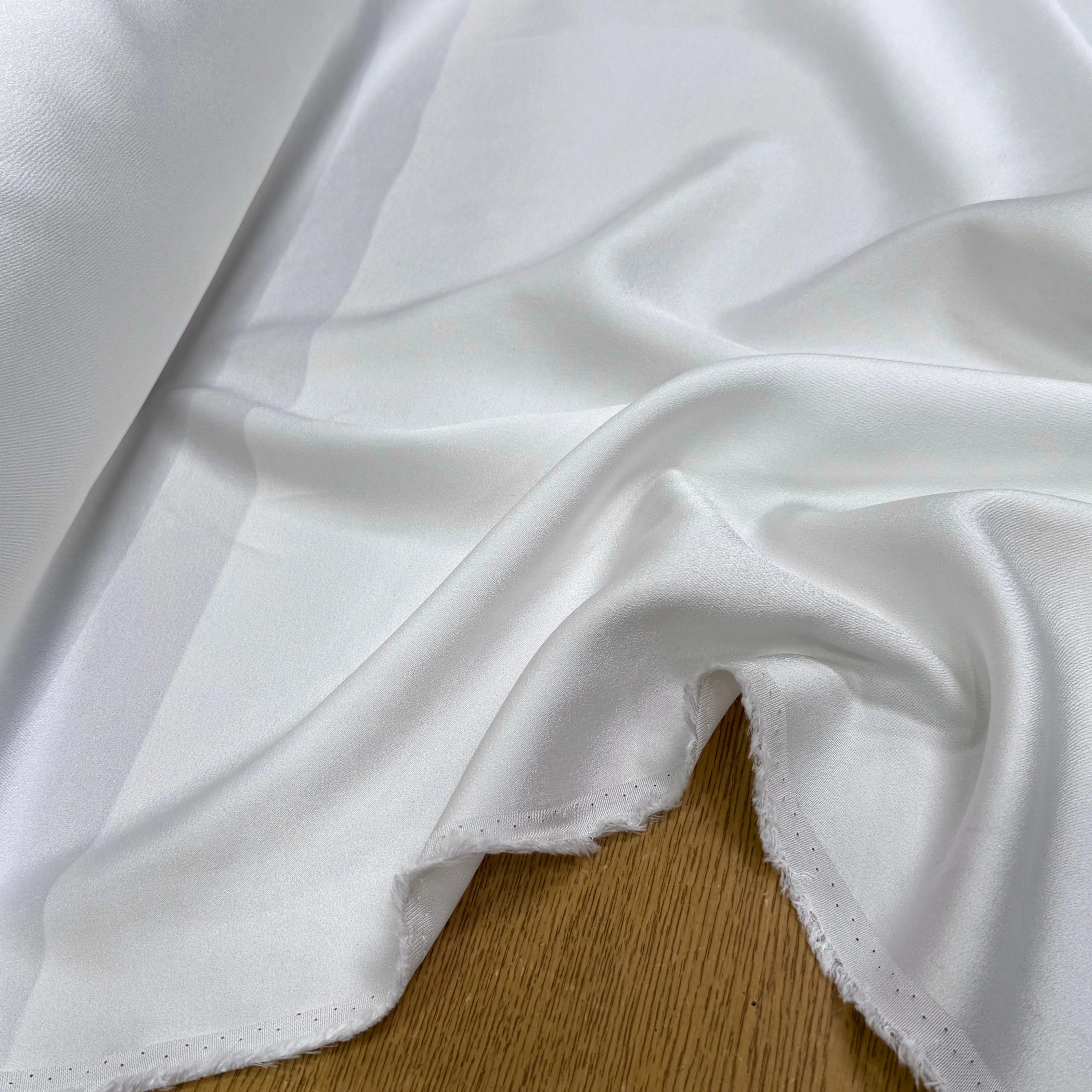 CREPE ENVERS SATIN VISCOSE ACÉTATE MAT BLANC OPTIQUE - My Little Coupon