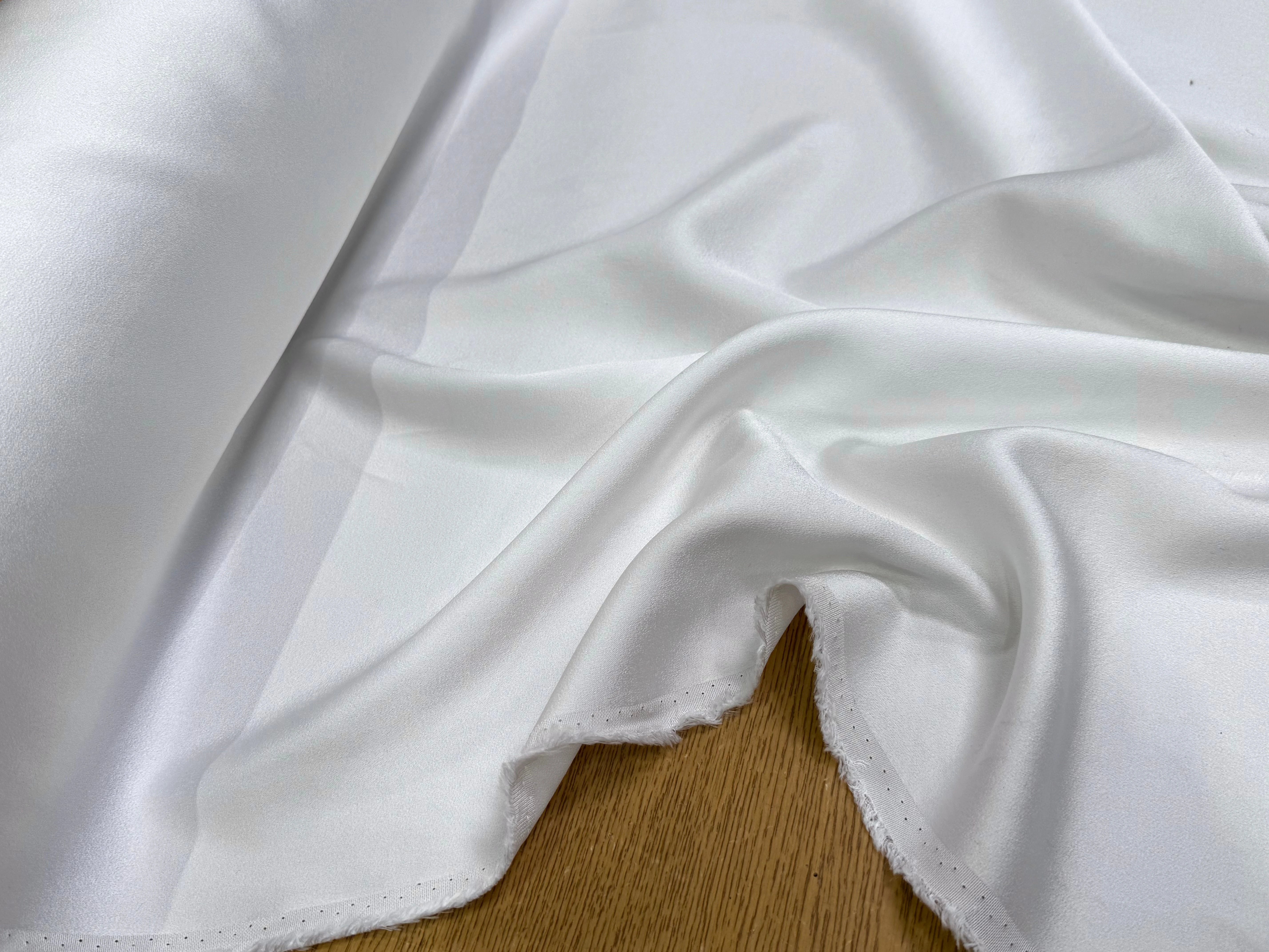 CREPE ENVERS SATIN VISCOSE ACÉTATE MAT BLANC OPTIQUE - My Little Coupon
