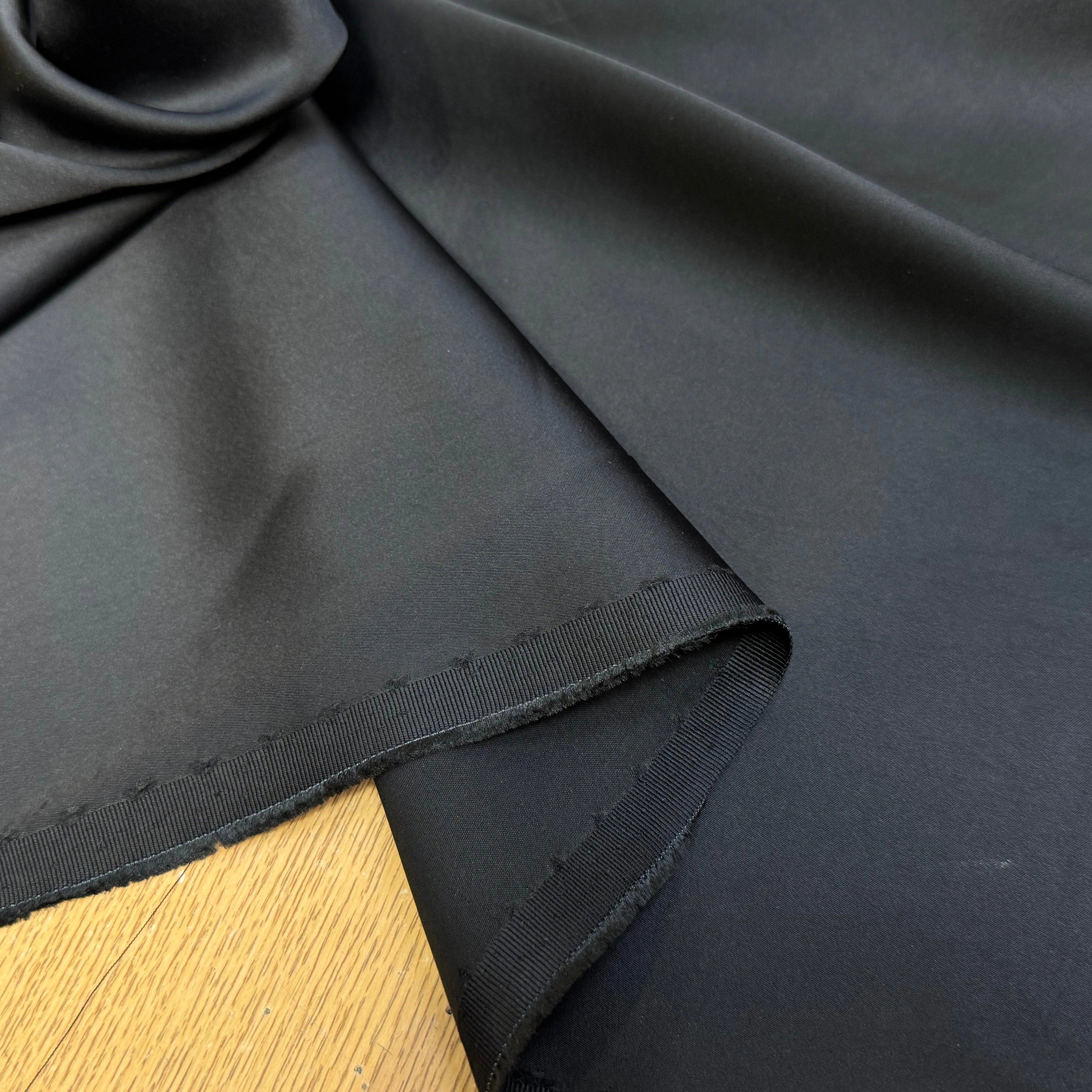 CREPE ENVERS SATIN VISCOSE ACETATE NOIR BEAU TOMBÉ STRETCH - My Little Coupon