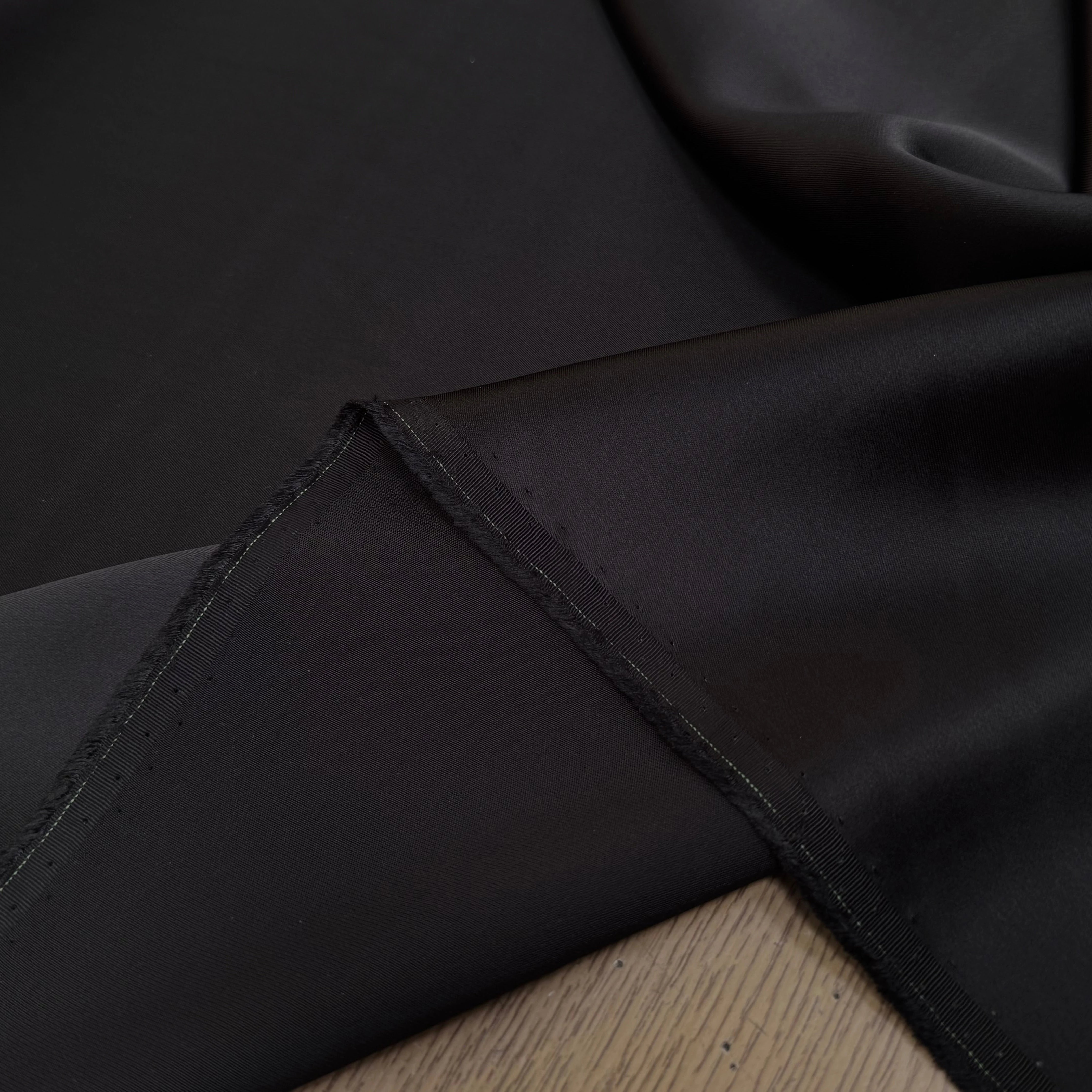 CREPE ENVERS SATIN VISCOSE BEAU TOMBÉ BROWN NOIR - My Little Coupon