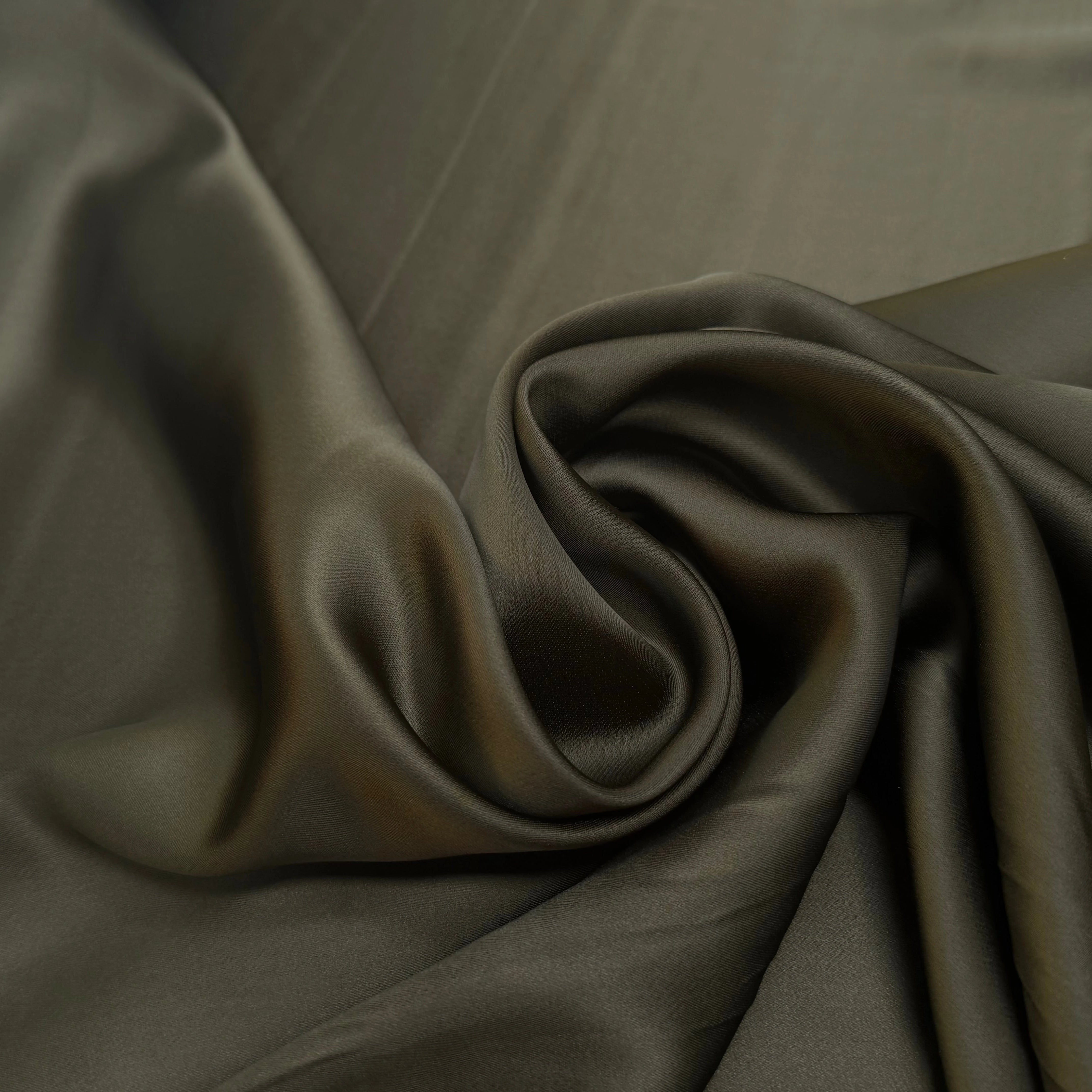 CREPE ENVERS SATIN VISCOSE BEAU TOMBÉ KAKI - My Little Coupon