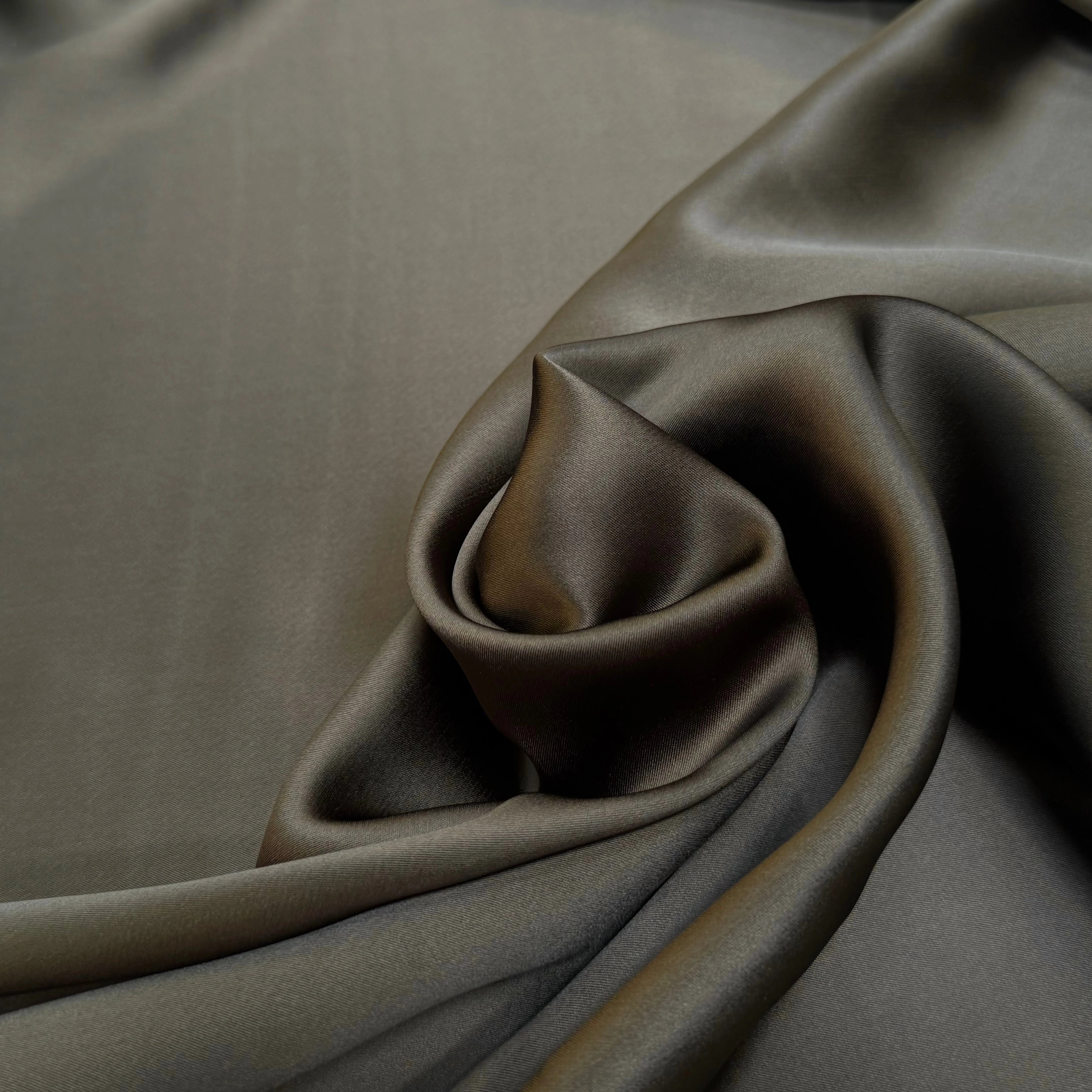 CREPE ENVERS SATIN VISCOSE BEAU TOMBÉ TAPIOCA - My Little Coupon