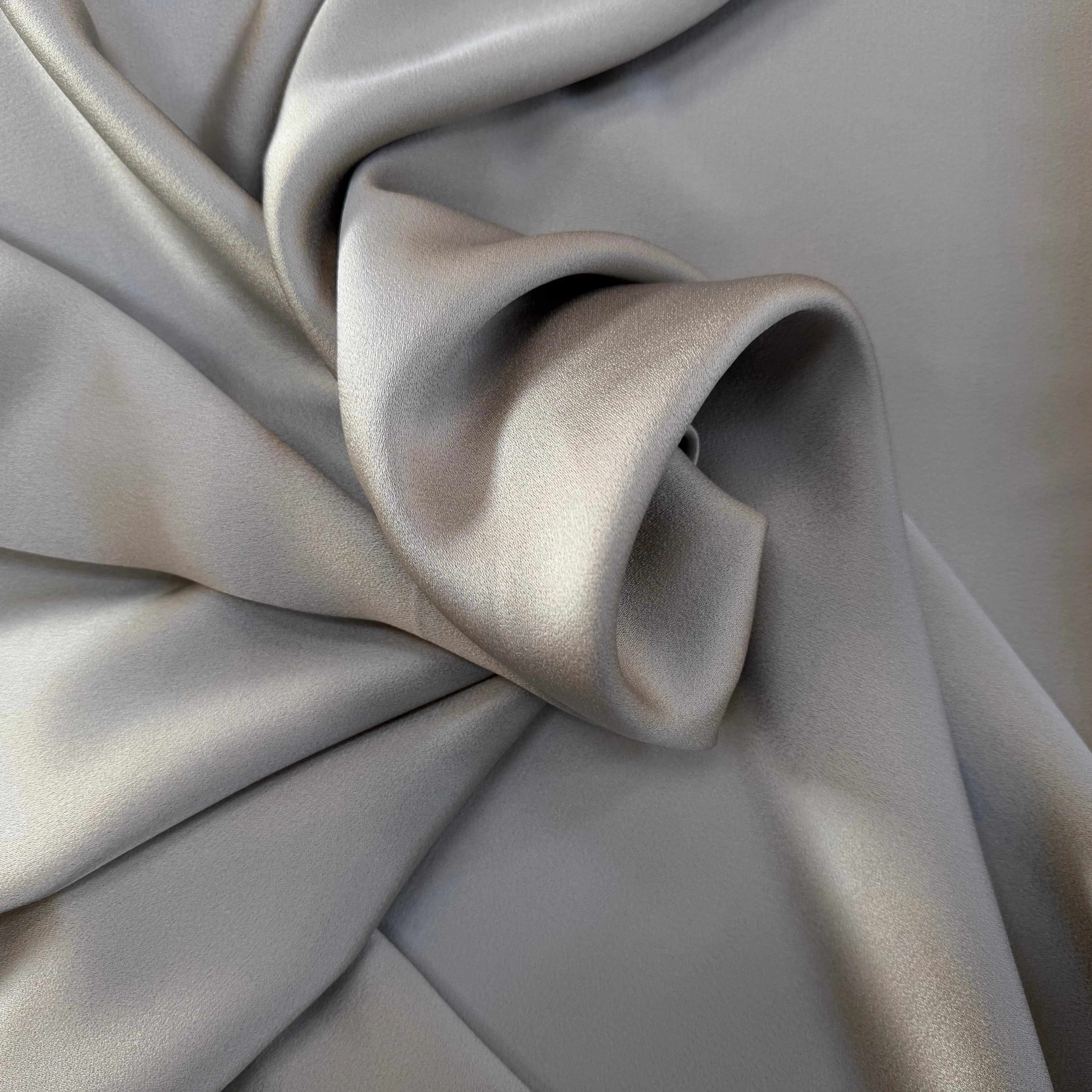 CREPE ENVERS SATIN VISCOSE ET ACETATE MAT BEIGE CLAIR - My Little Coupon